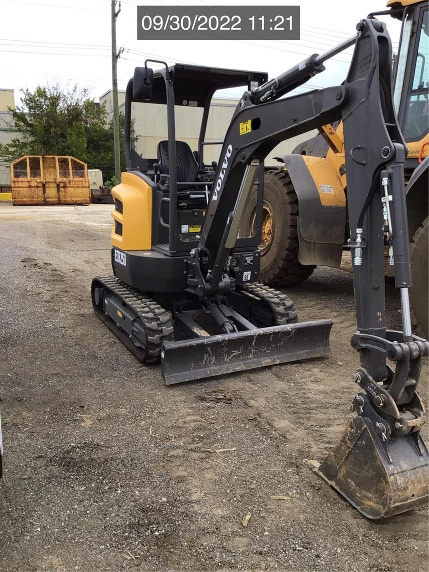 VOLVO ECR25D XXxoksm.jpeg