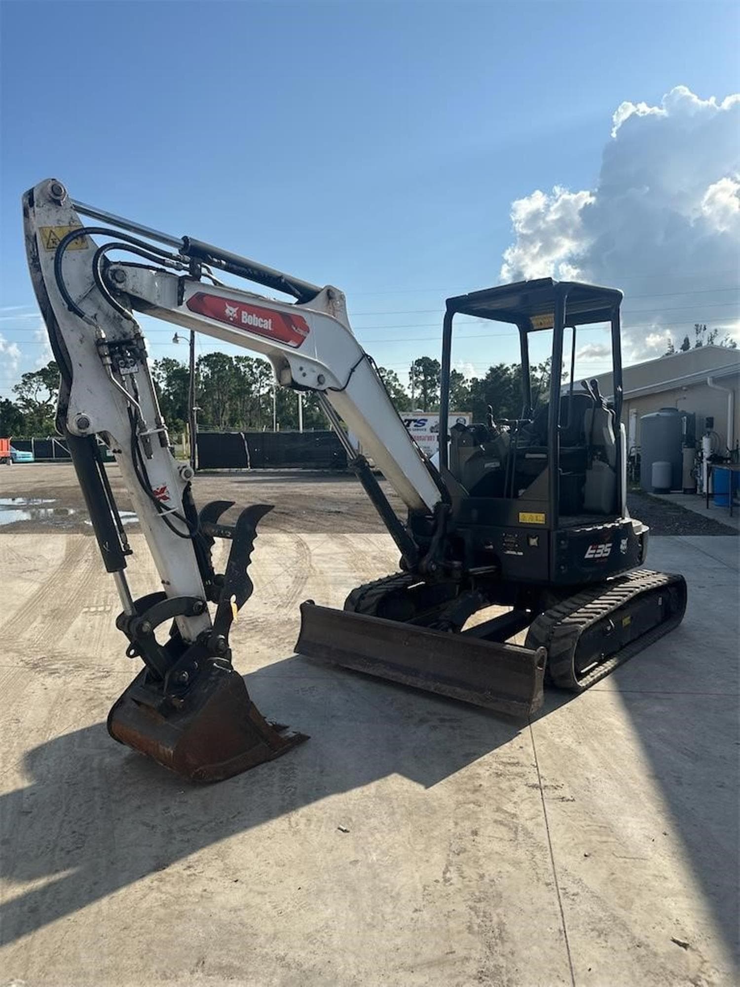 BOBCAT E35R2 wVGGHjR.jpeg