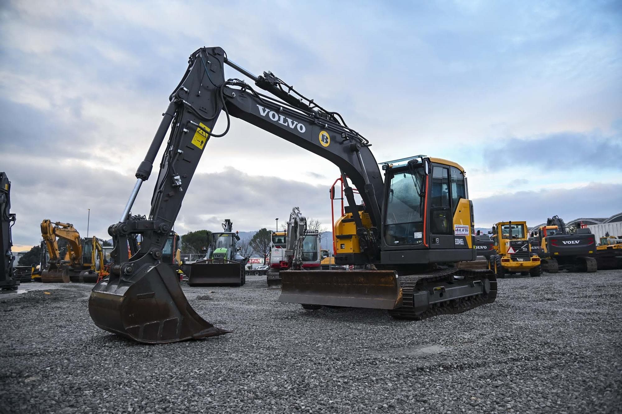 Volvo_ECR145E_317189_Balavto_01.jpg