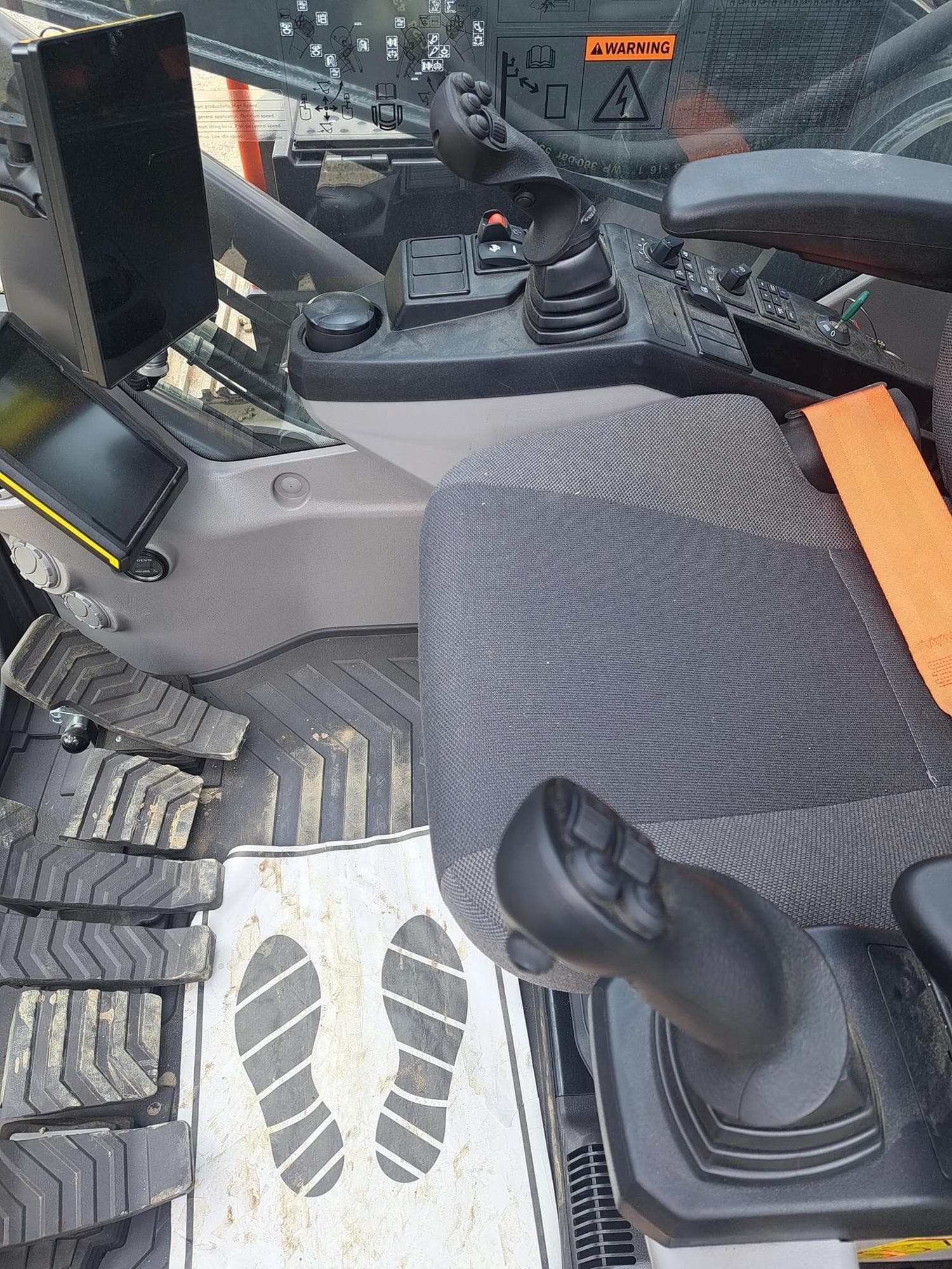 VOLVO EC300EL pe0eZTU.jpeg