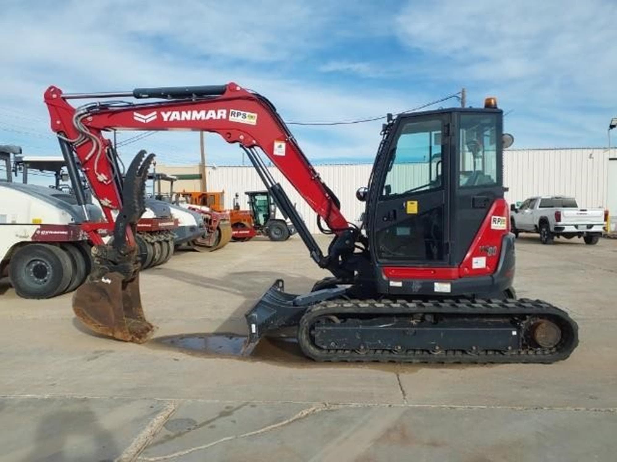 YANMAR VIO80-1A VkBAzBz.jpeg
