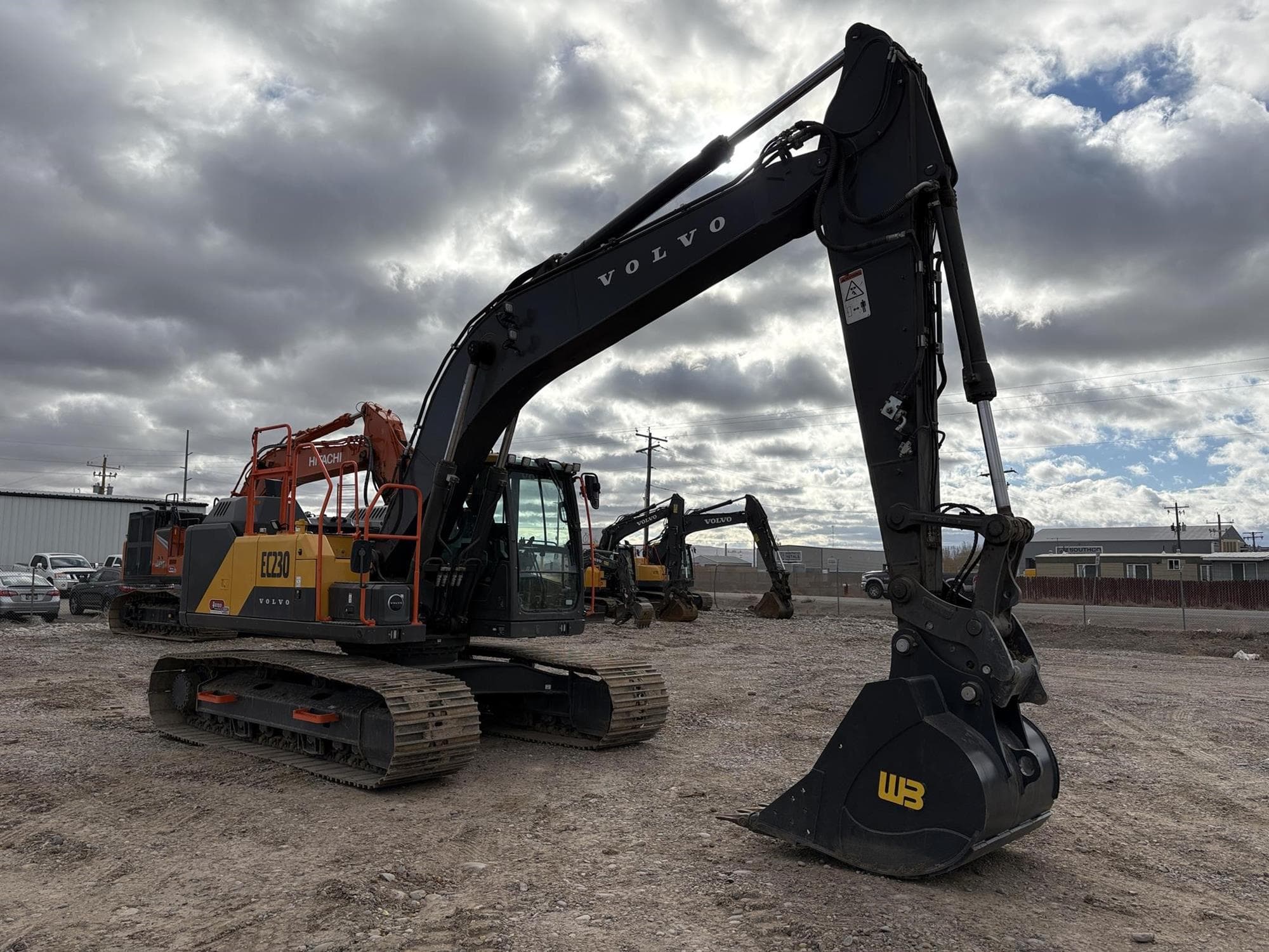 VOLVO EC230FL5 rdVNrwo.jpeg