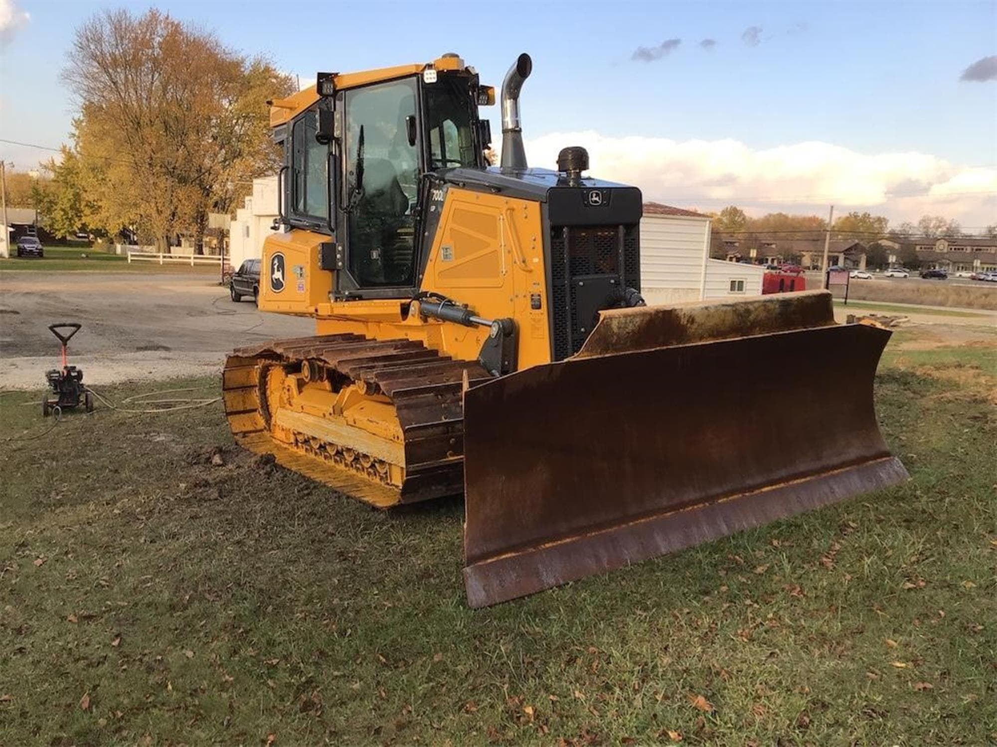 DEERE 700L LGP dDsnx88.jpeg