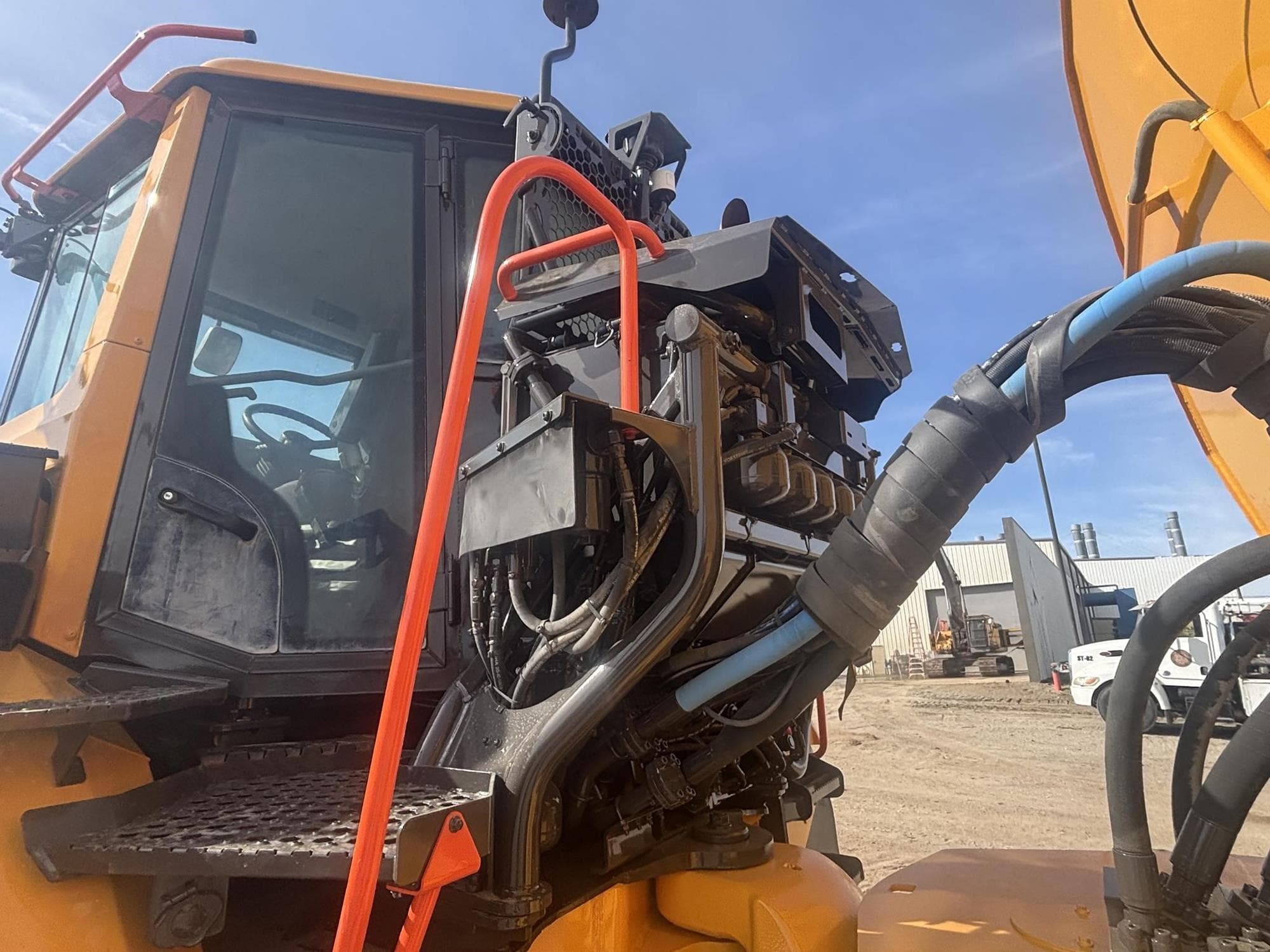 VOLVO A40G ZhPyVlL.jpeg