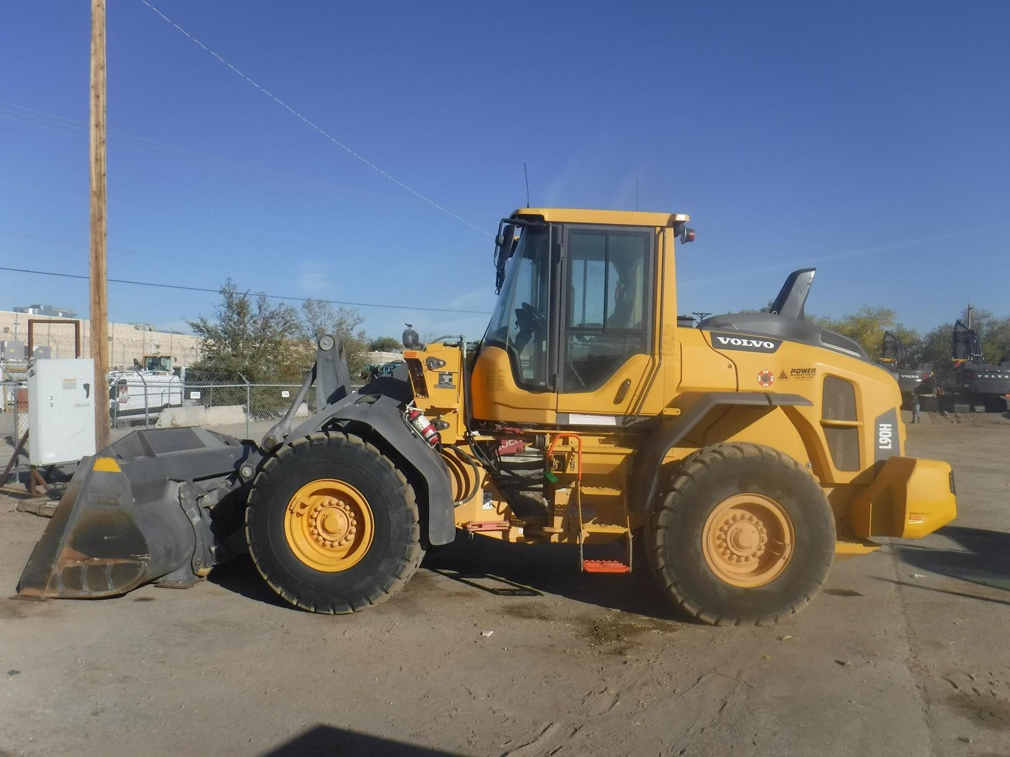 VOLVO L90H pIB6vay.jpeg