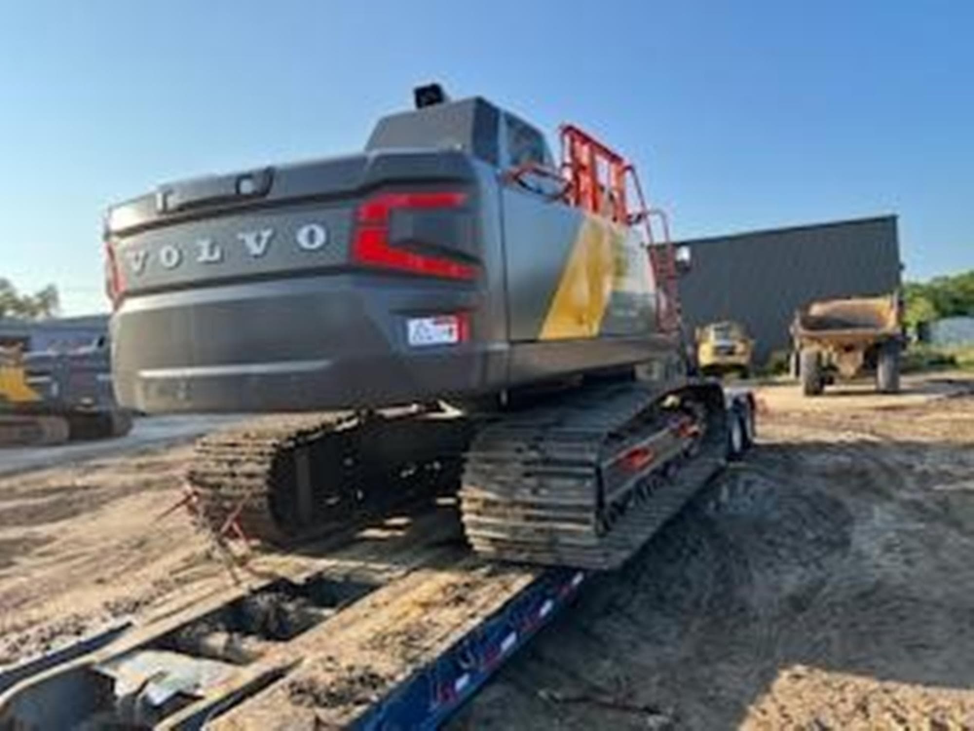 VOLVO EC370 lvsuCq3.jpeg