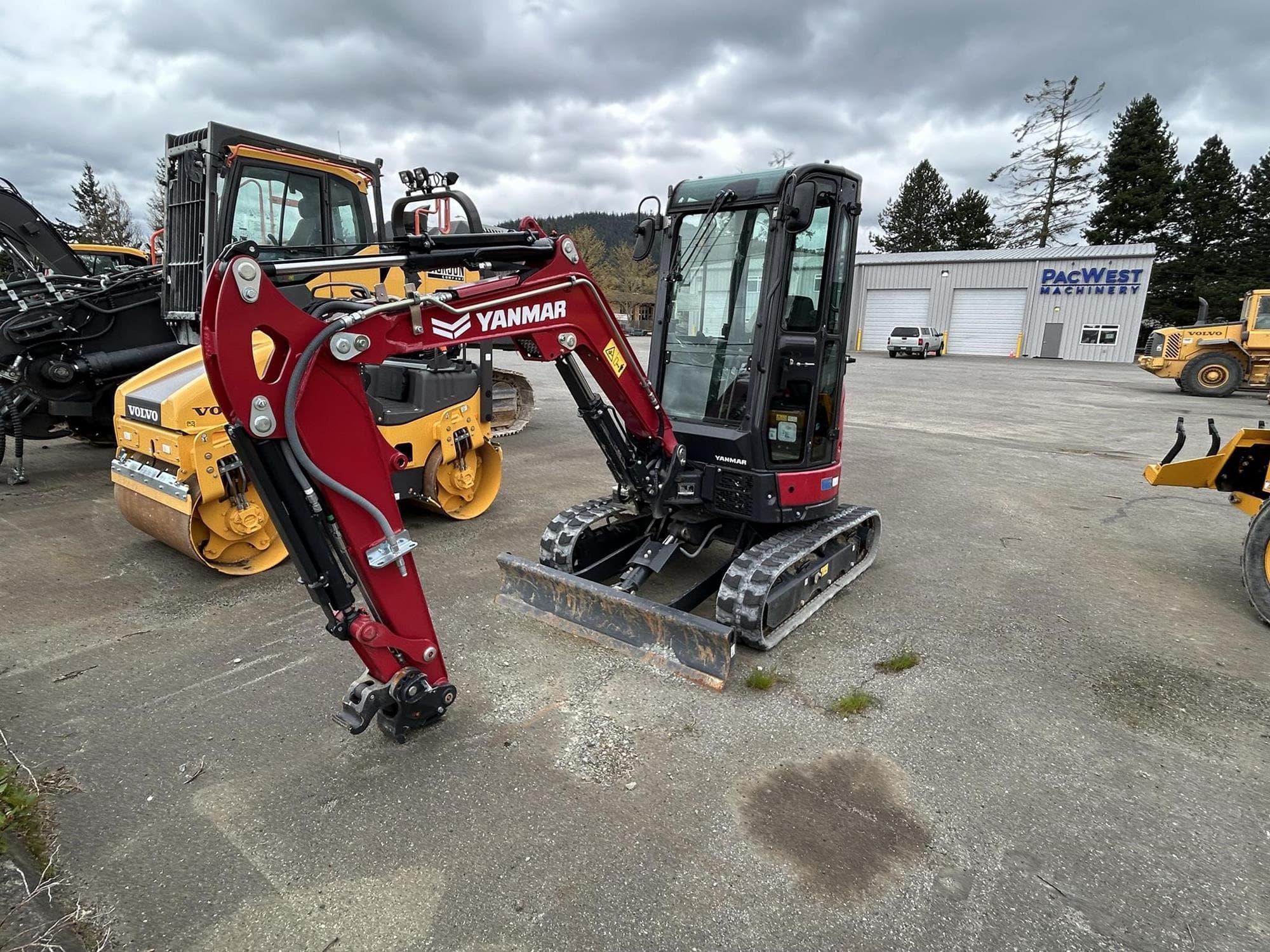 YANMAR VIO25-6B rOU56d0.jpeg