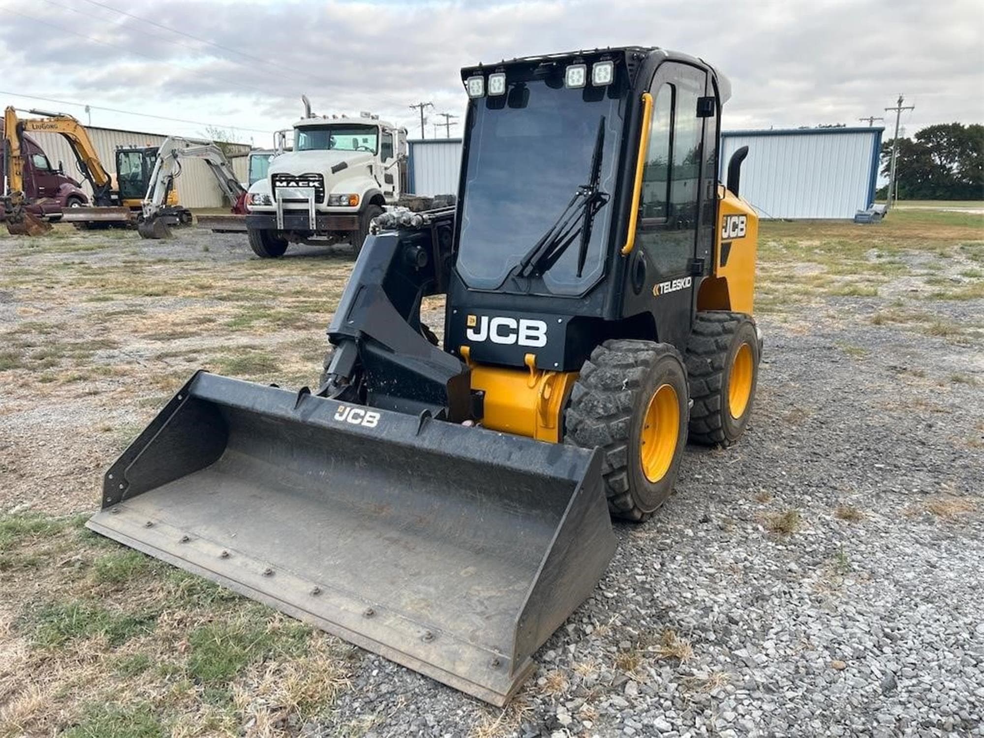 JCB 3TS-8W gRTL905.jpeg