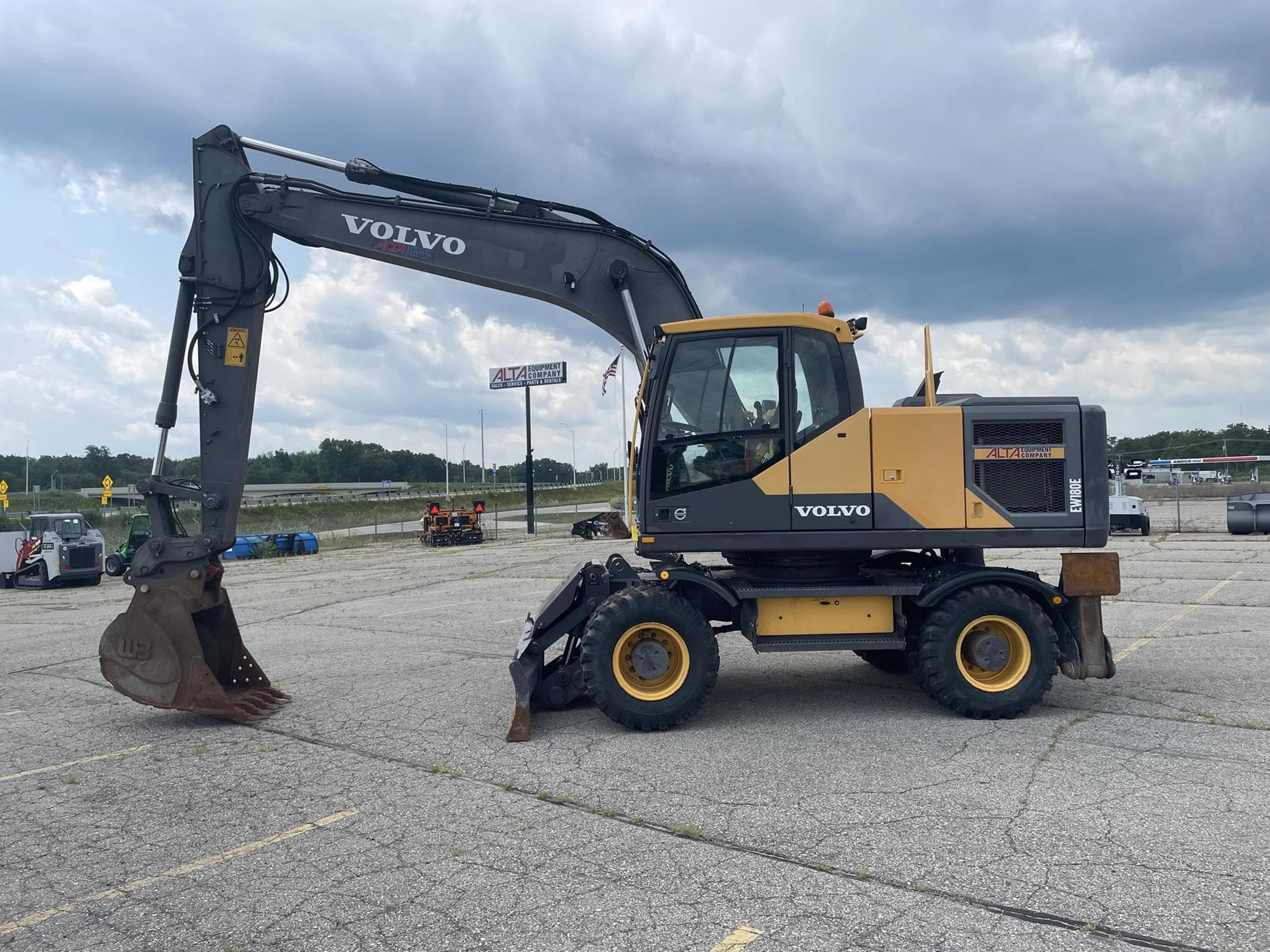 VOLVO EW180E QC11vDl.jpeg