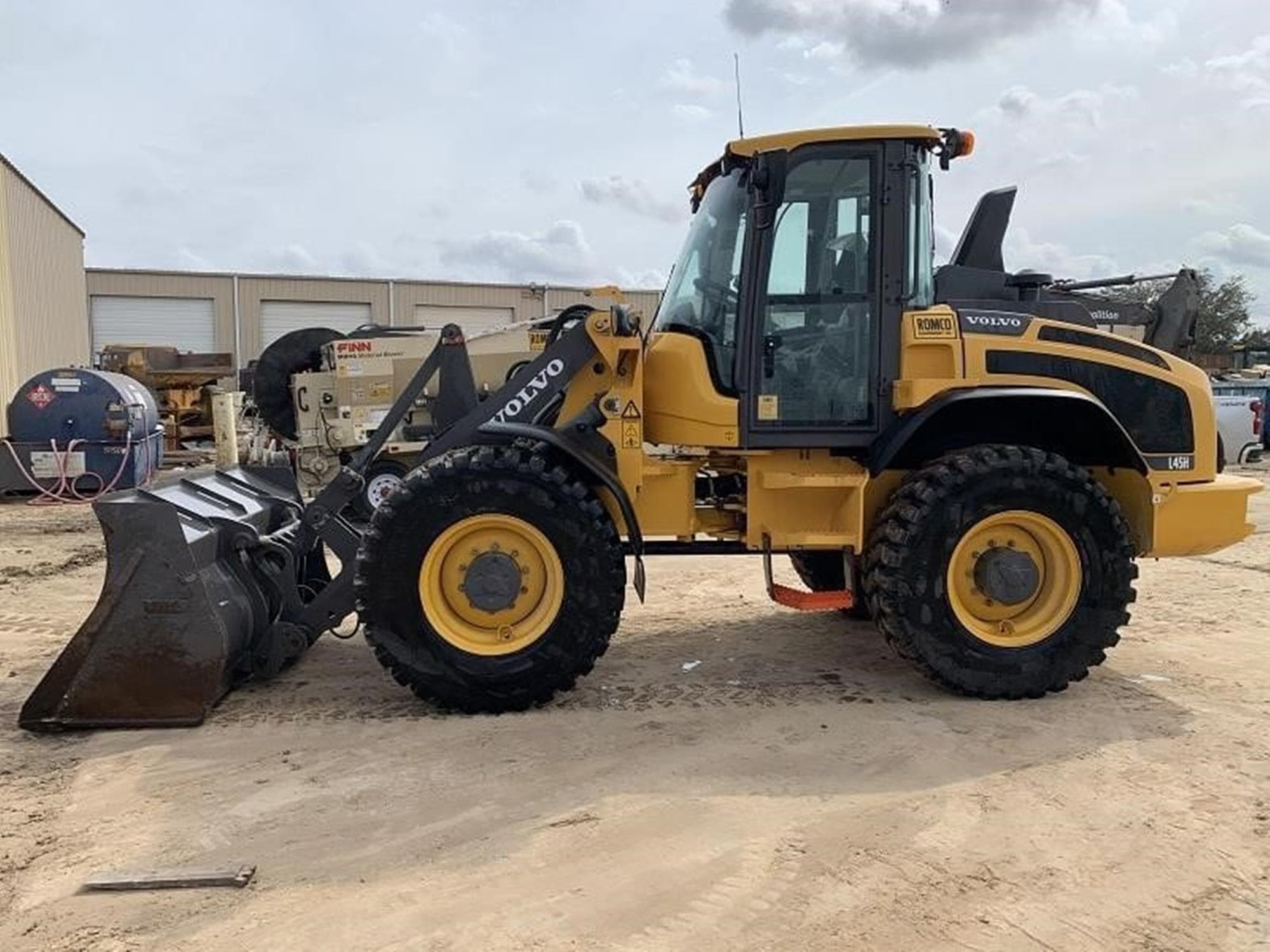 VOLVO L45H UYU72MO.jpeg