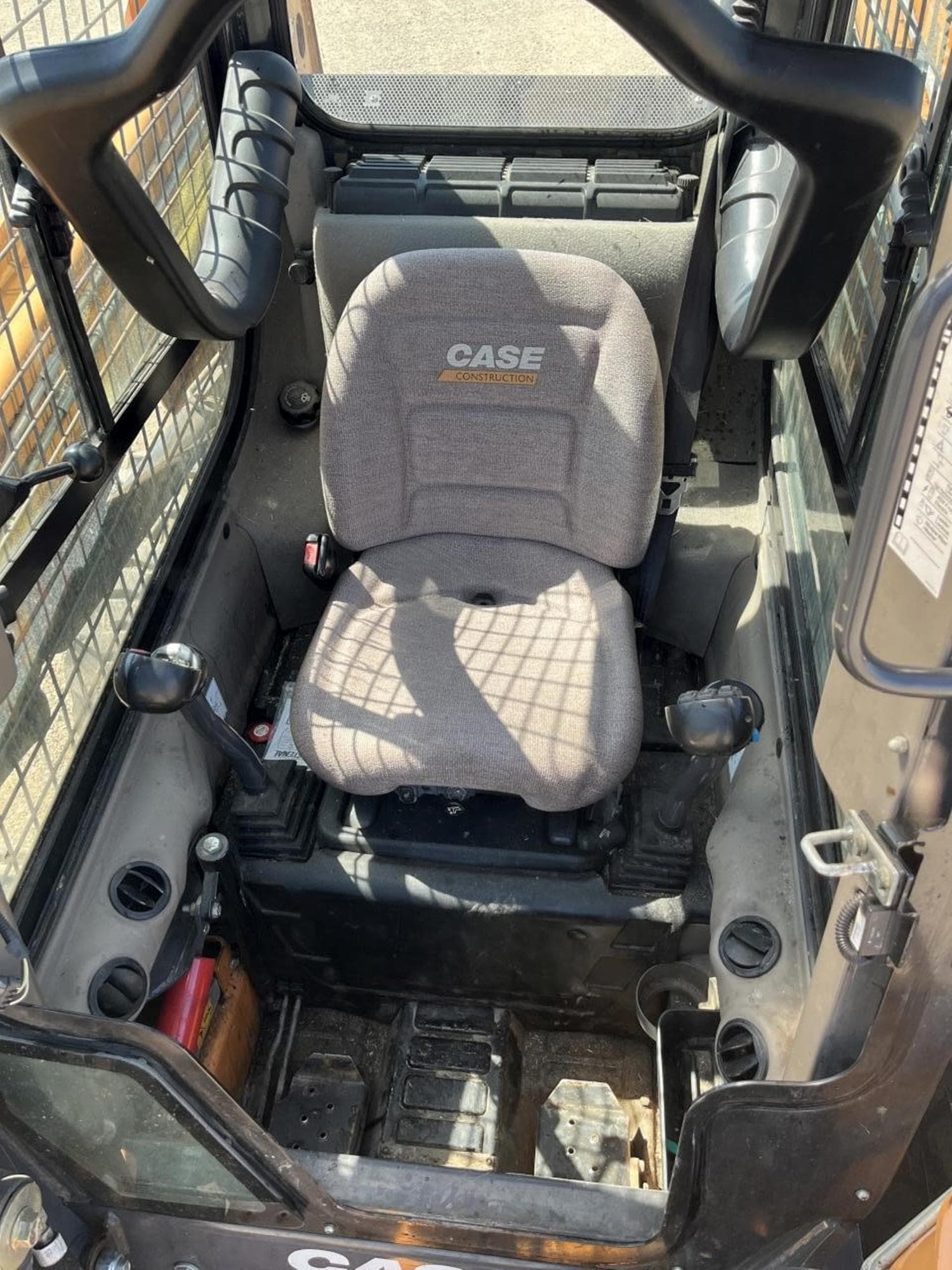 CASE SR200 CiZmdCL.jpeg