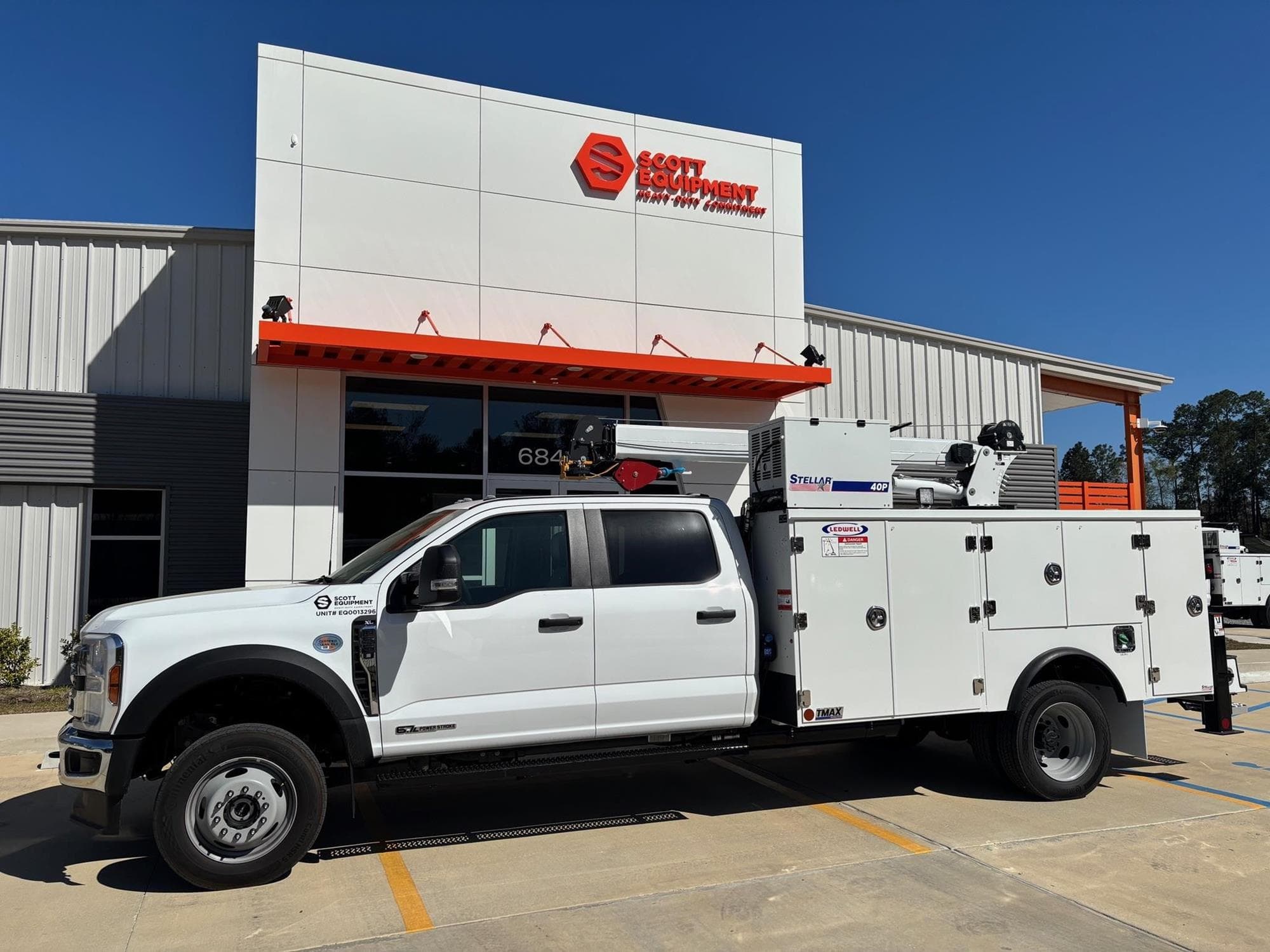 FORD F550 i4lXwkk.jpeg