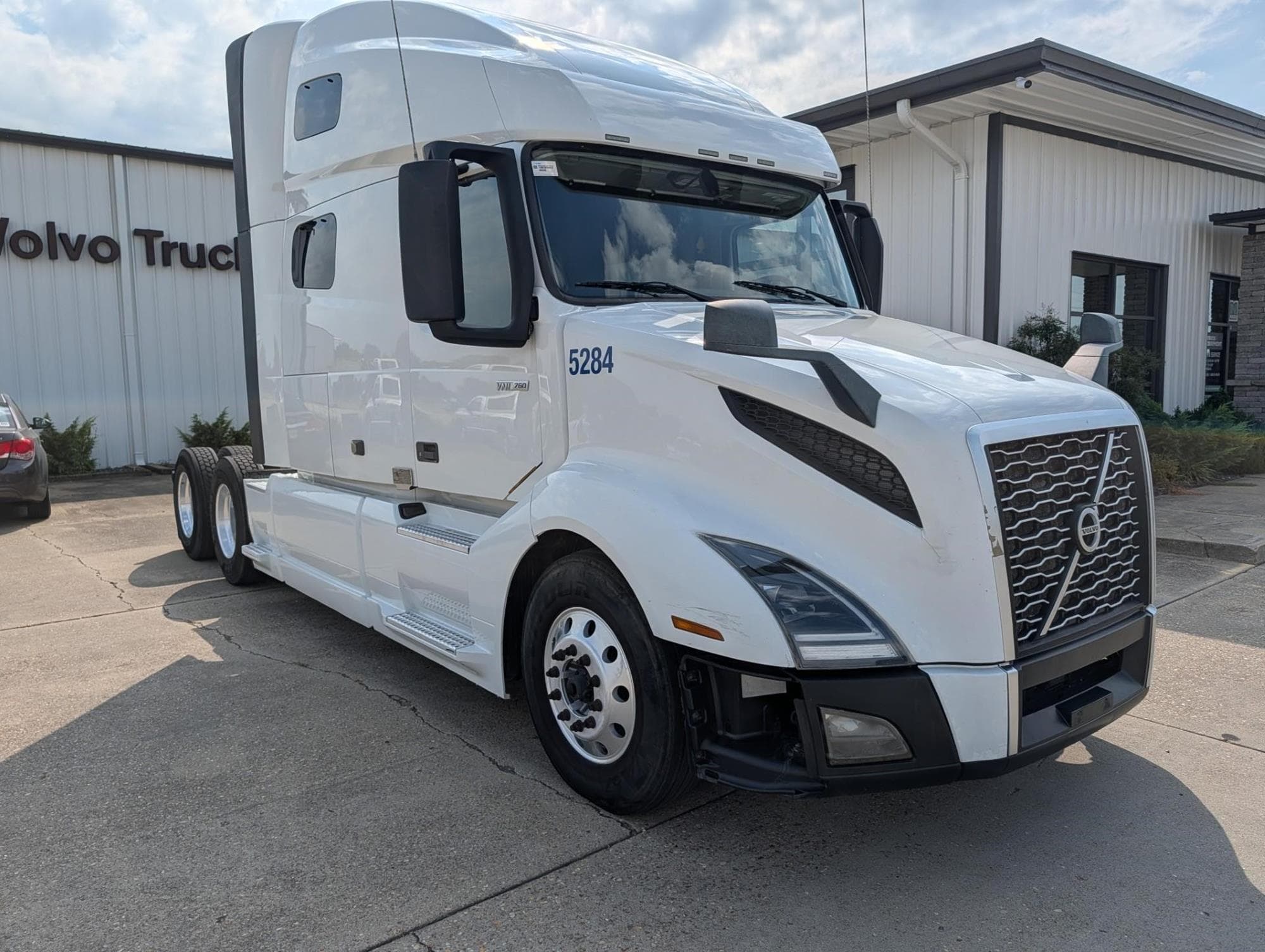 VOLVO VNL64T760 zkKIAUQ.jpeg