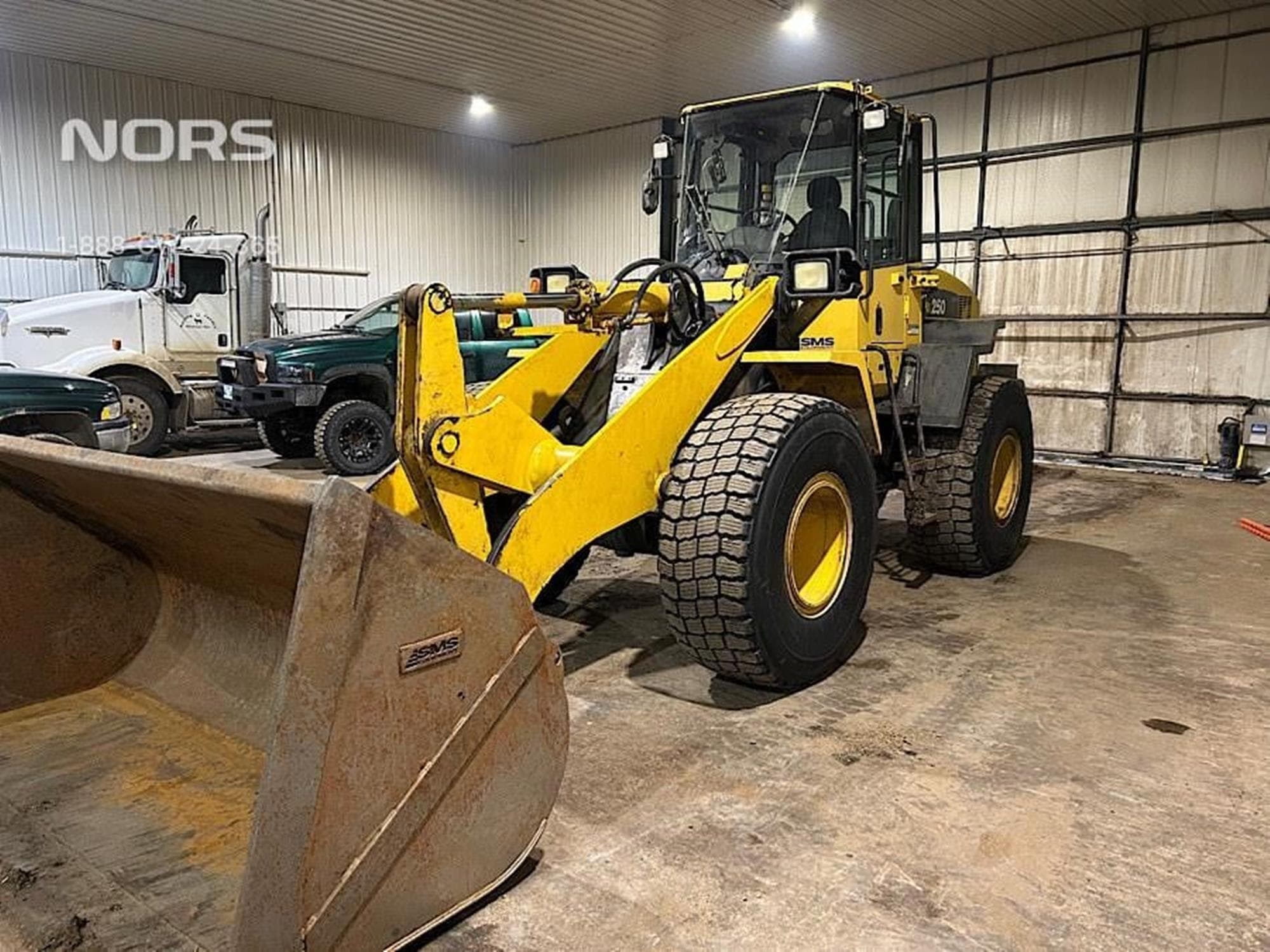 KOMATSU WA250-6 PlJQL3p.jpeg