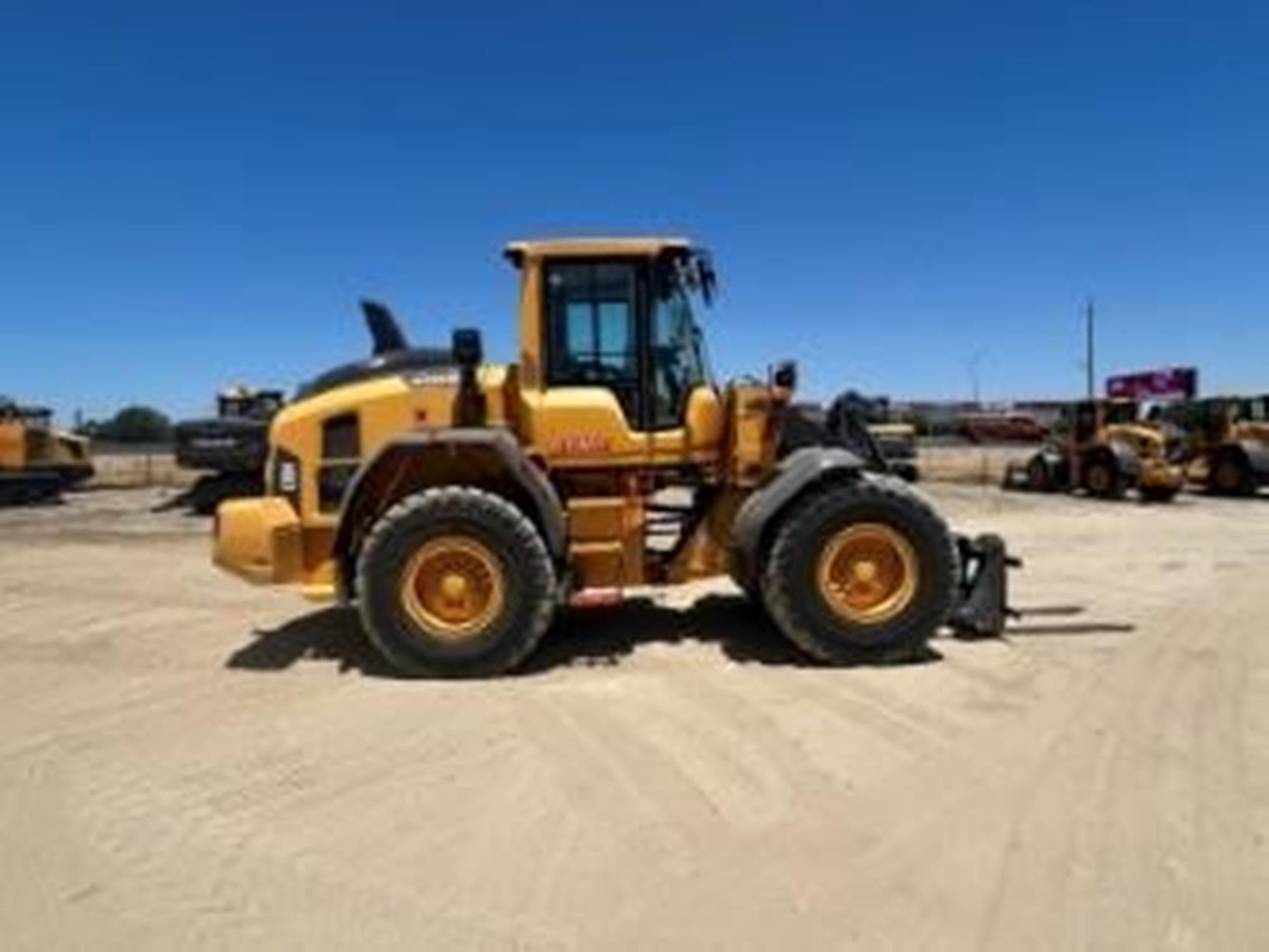 VOLVO L70H uTLCnXa.jpeg