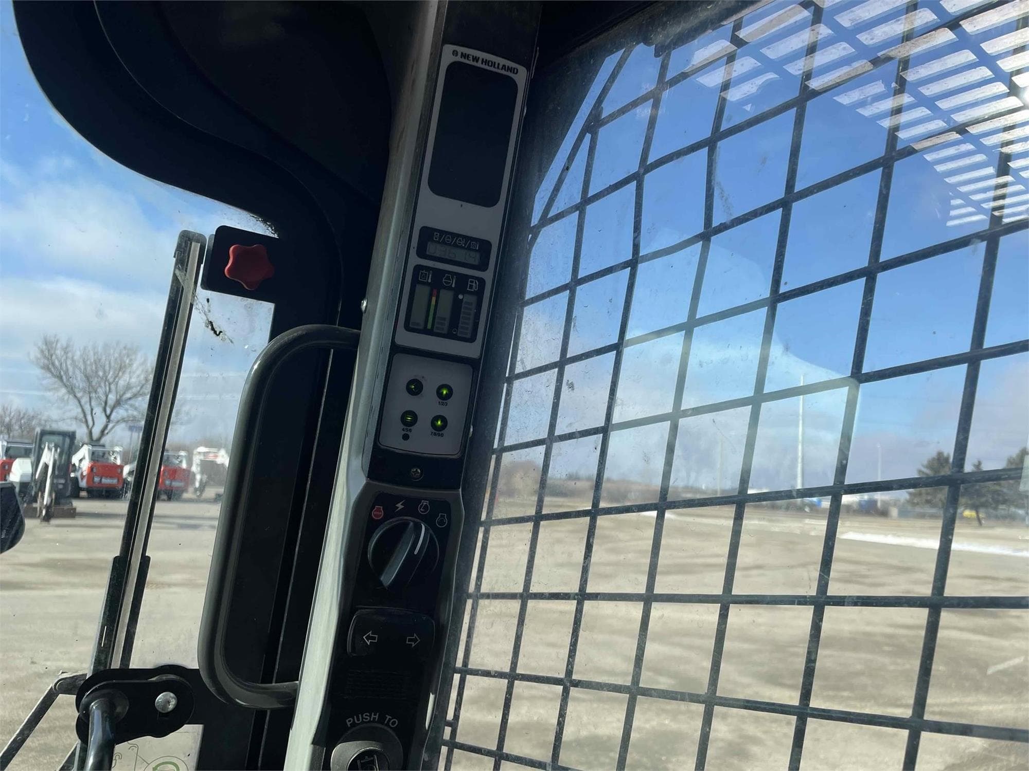 NEW HOLLAND L328 LzrKEth.jpeg