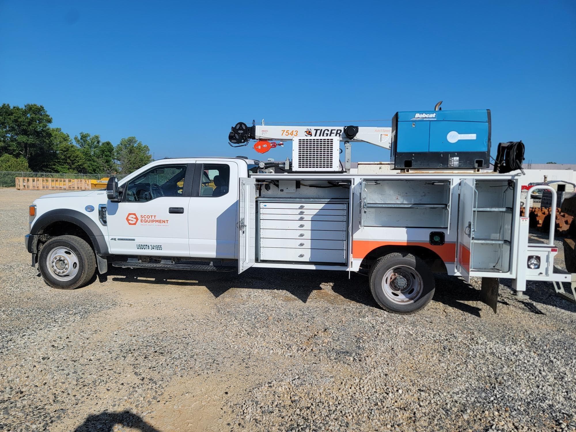 FORD F550 XL rwi6JaK.jpeg