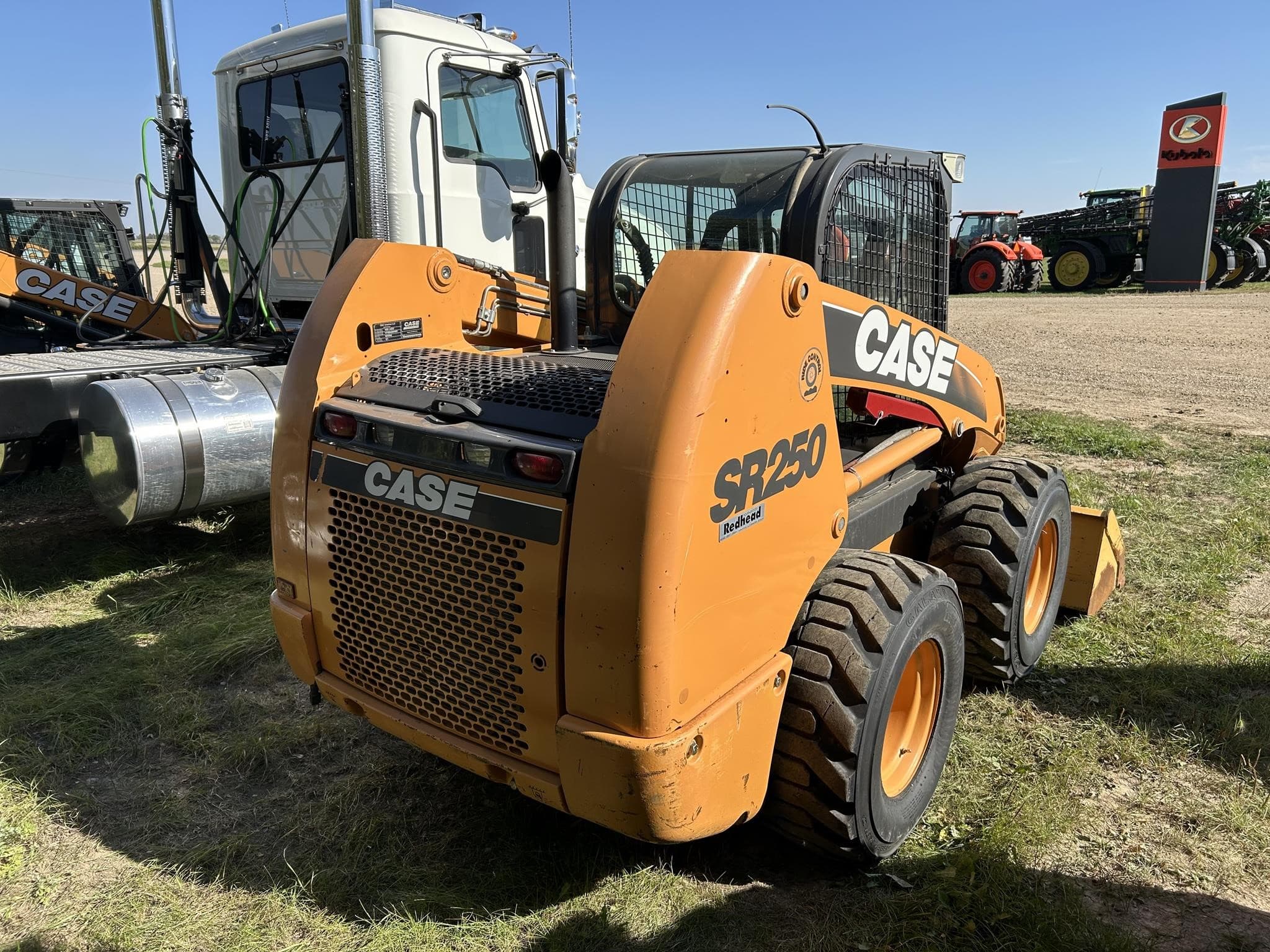 CASE SR250 n4piA9D.jpeg