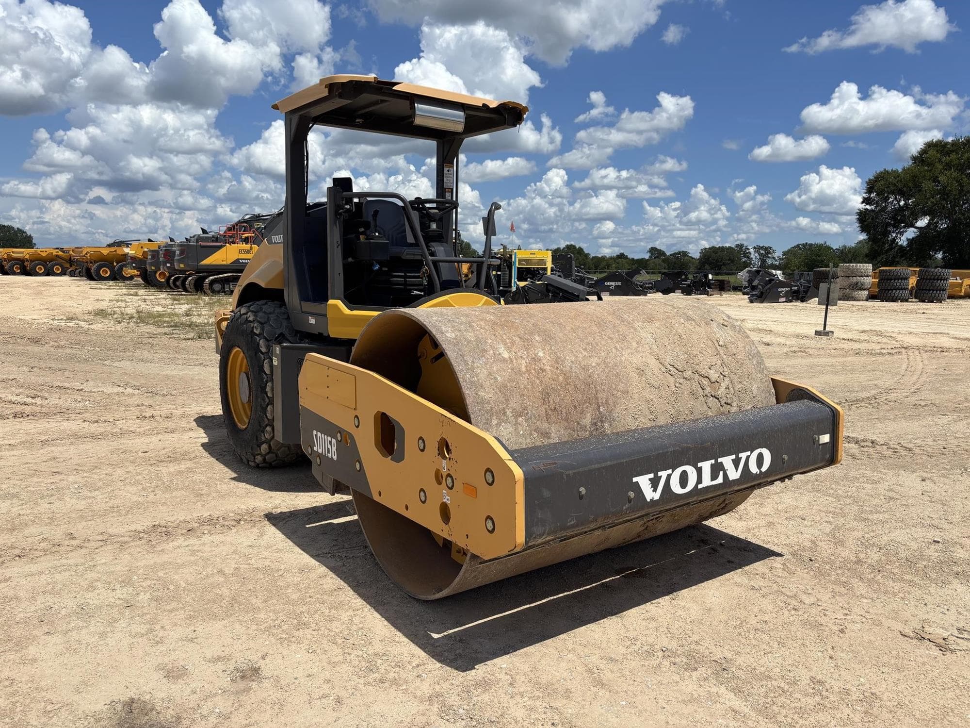 VOLVO SD115B lsyrm3z.jpeg