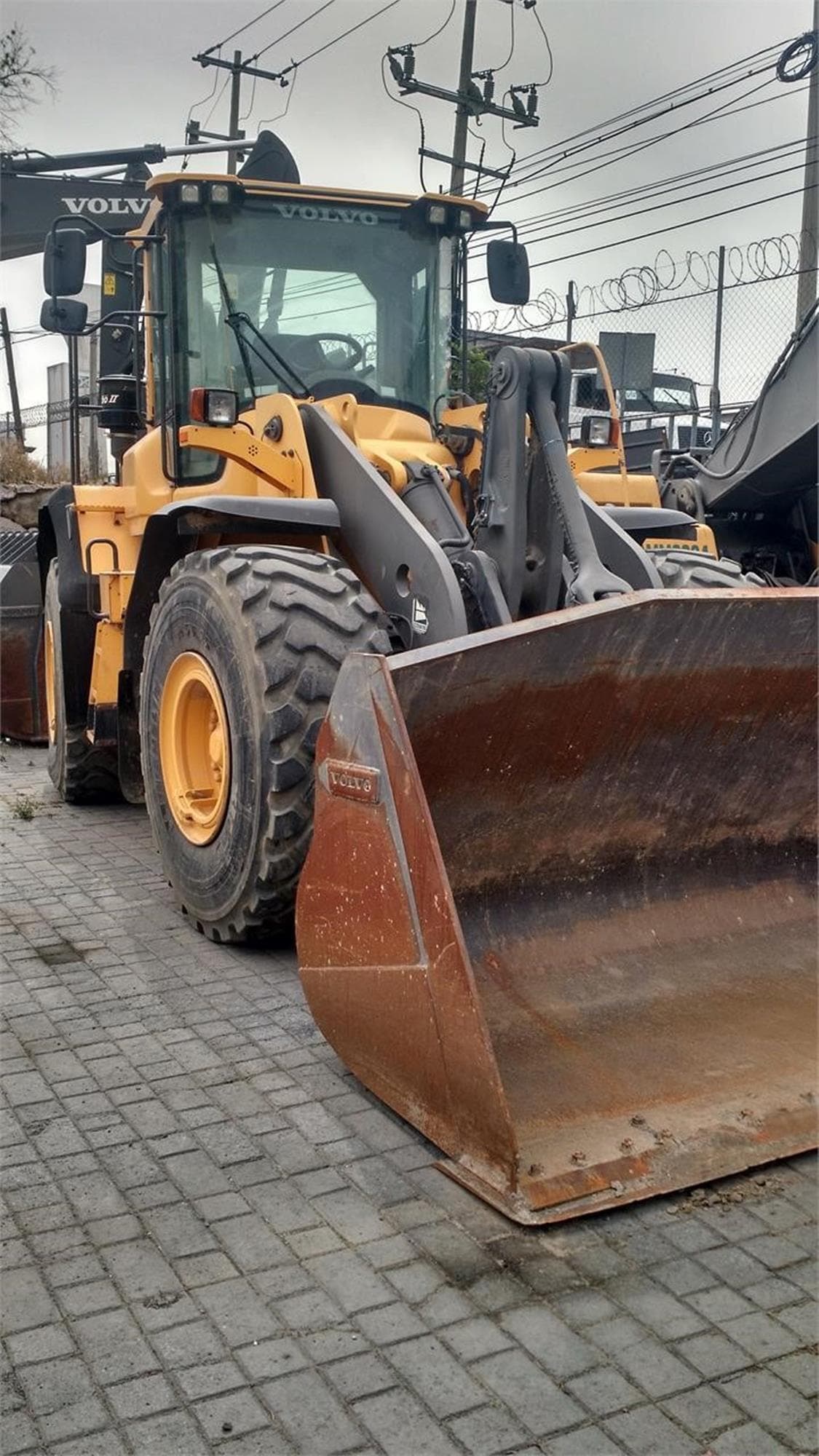 VOLVO L110G BomcuJD.jpeg