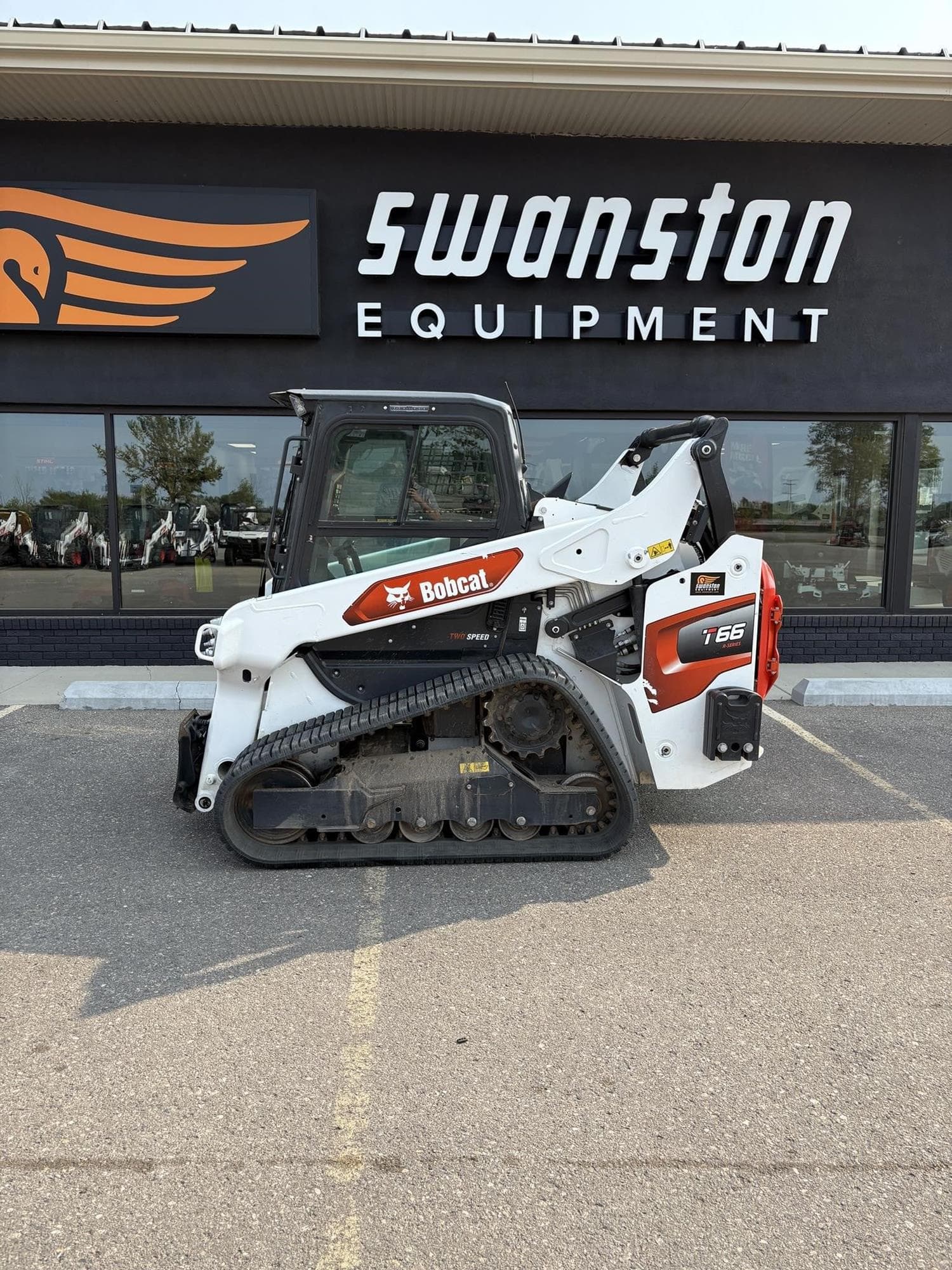 BOBCAT T66 zcGARcX.jpeg