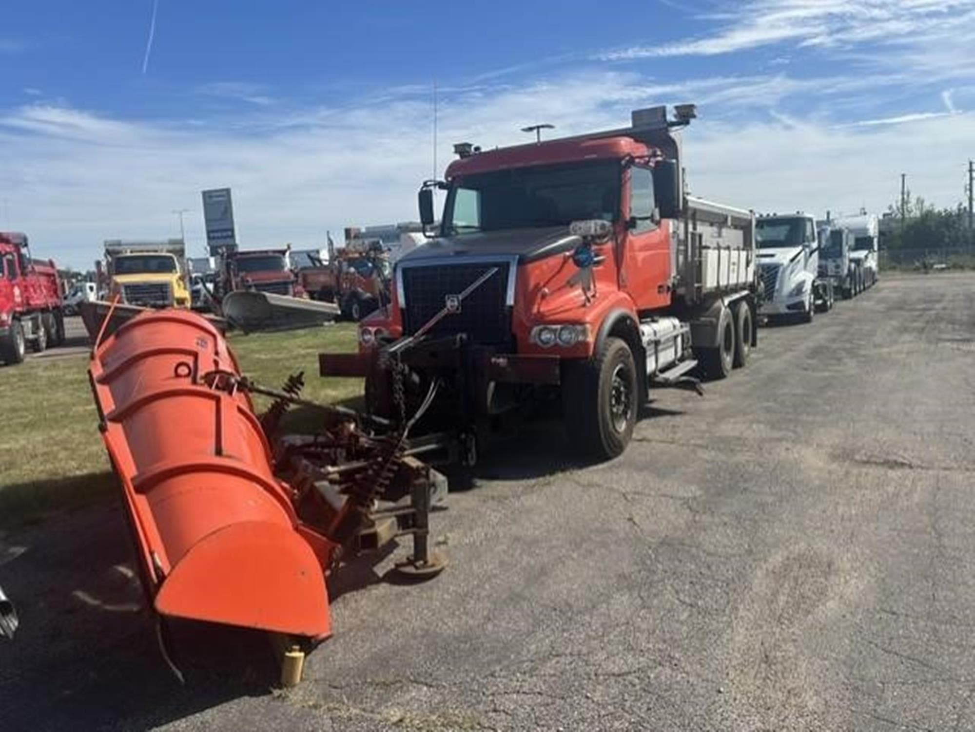 VOLVO VHD u6DeIKR.jpeg