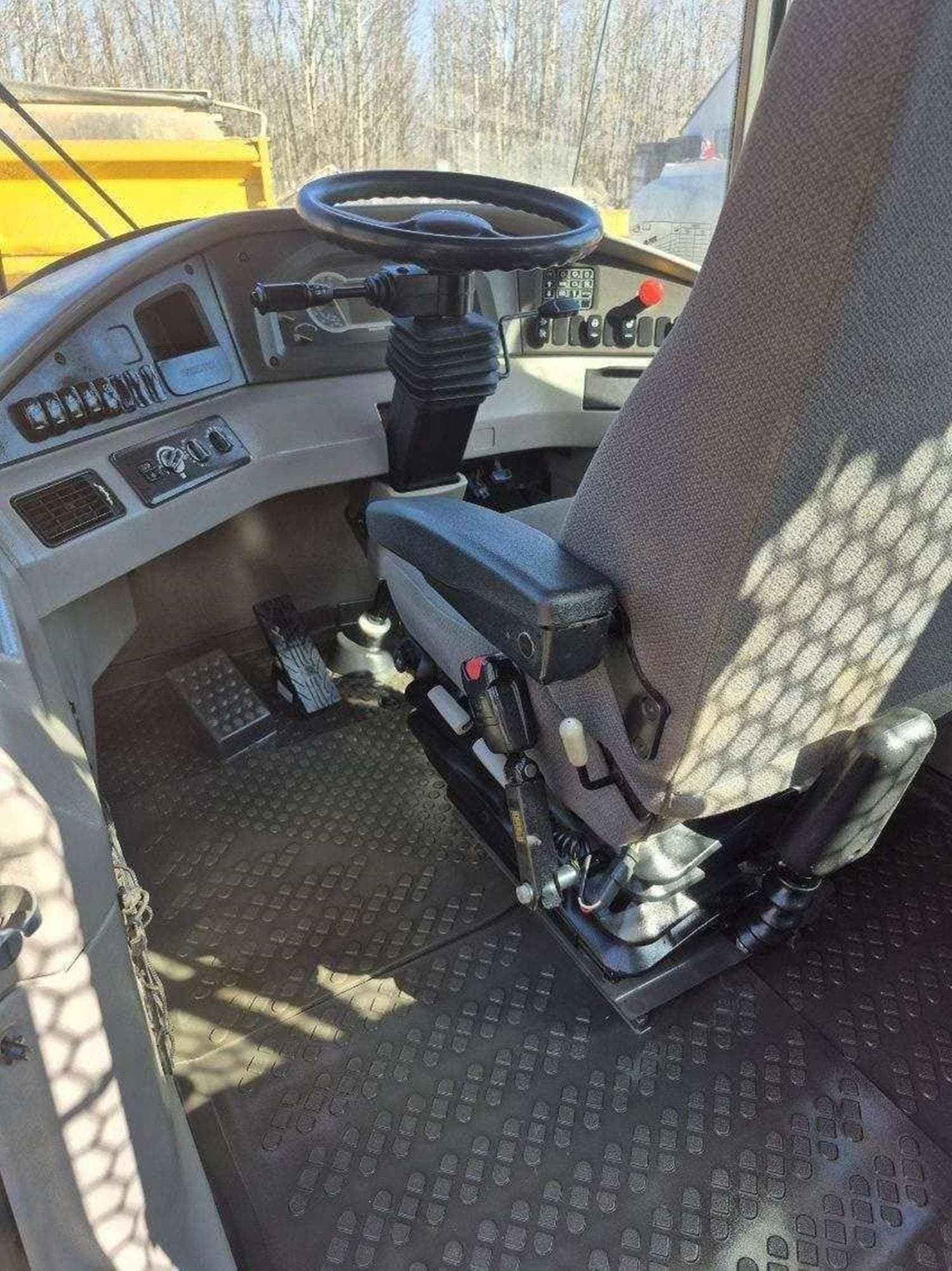 VOLVO A40G RQvoBmH.jpeg