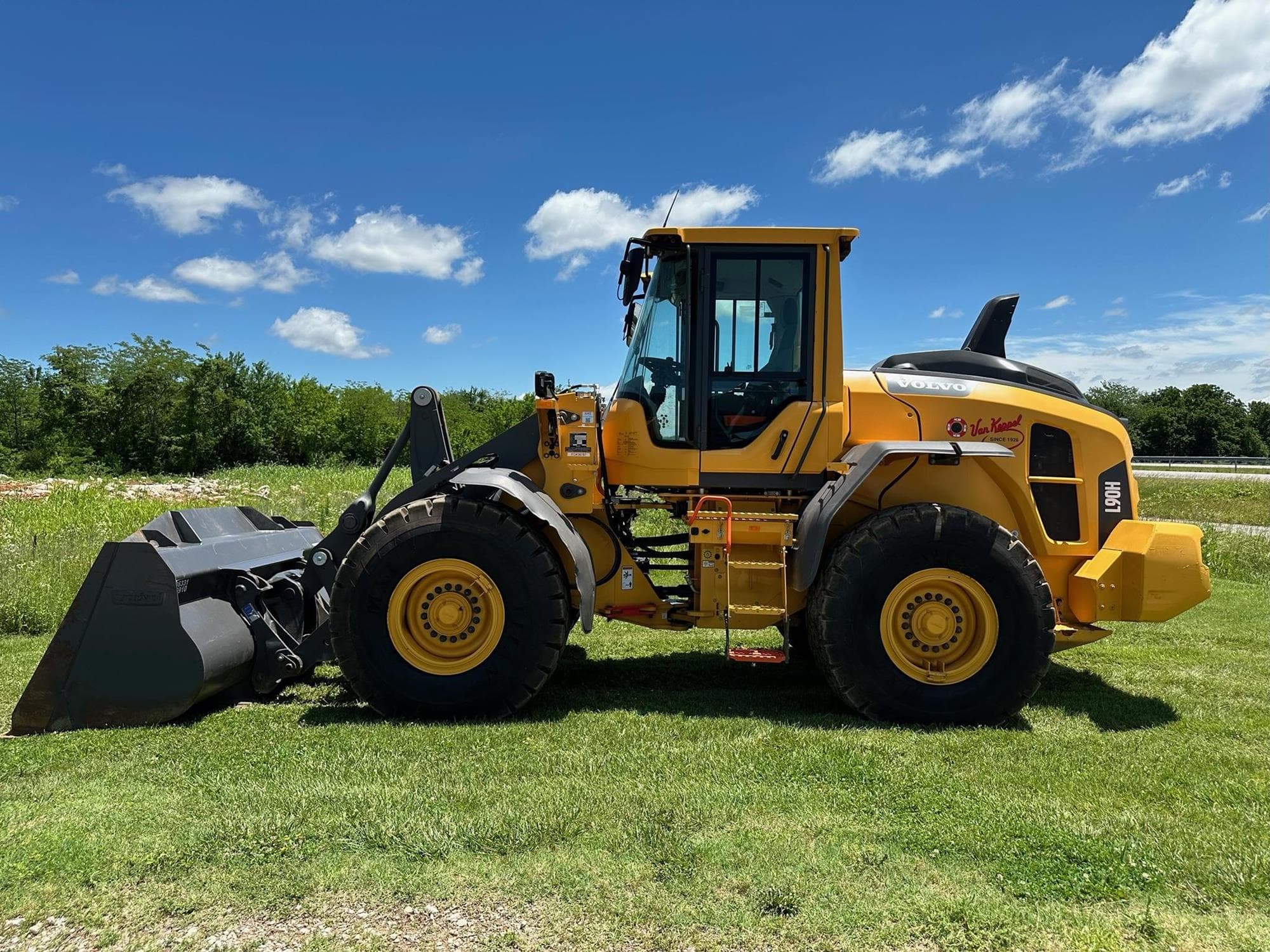 VOLVO L90H Zi4VSmx.jpeg