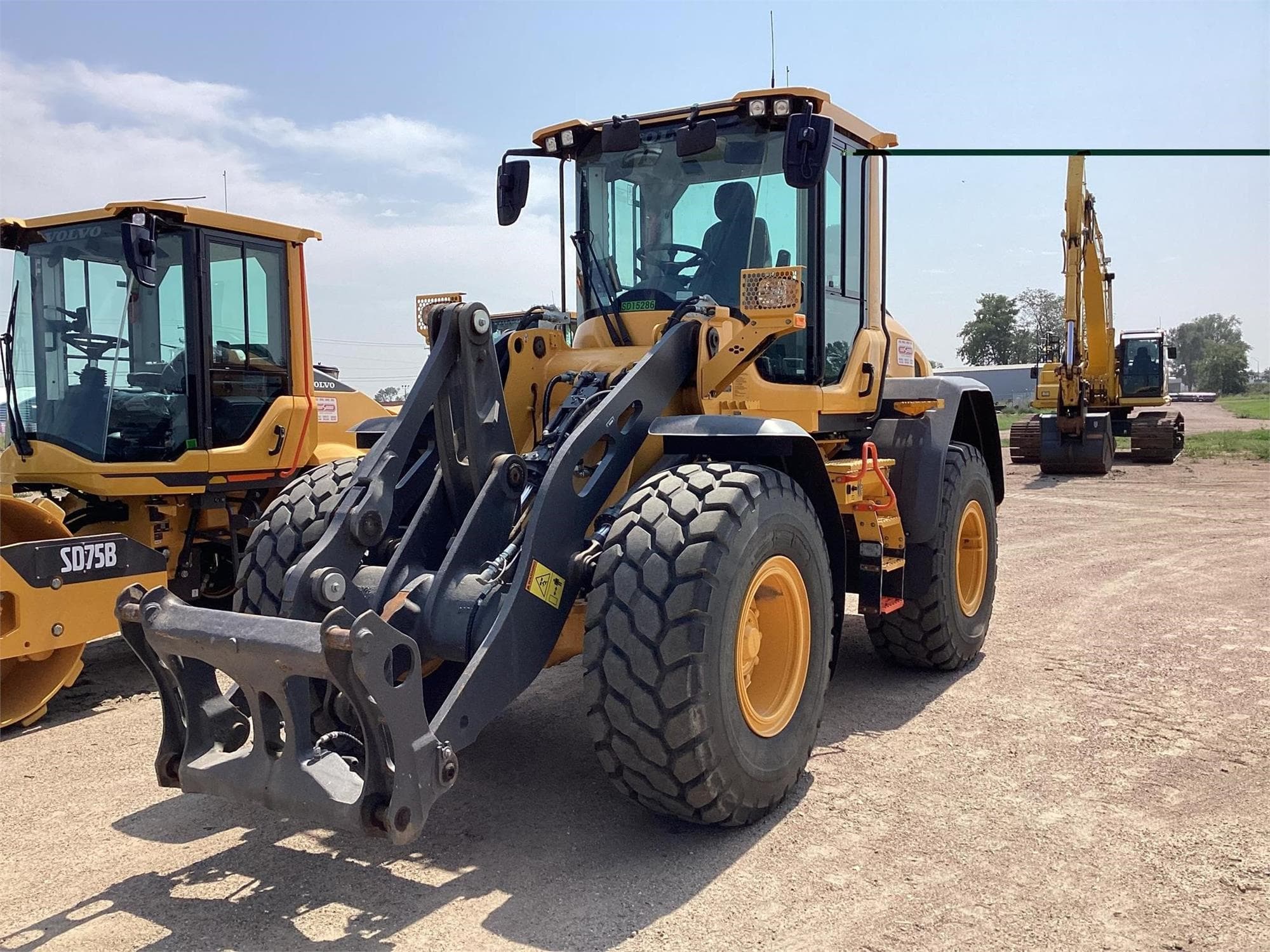 VOLVO L60H f5Hd4WA.jpeg