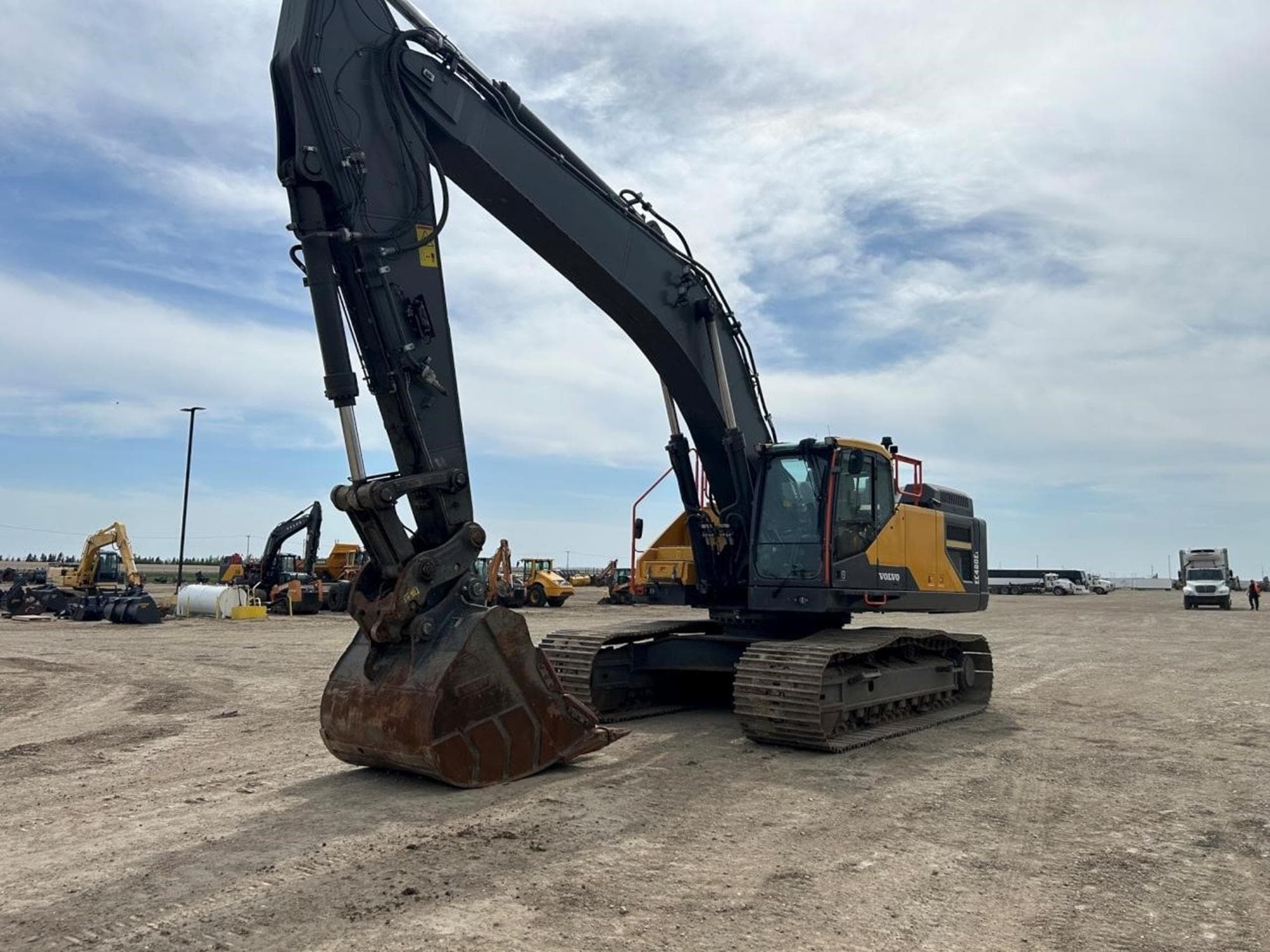 VOLVO EC480EL CwnT5dm.jpeg