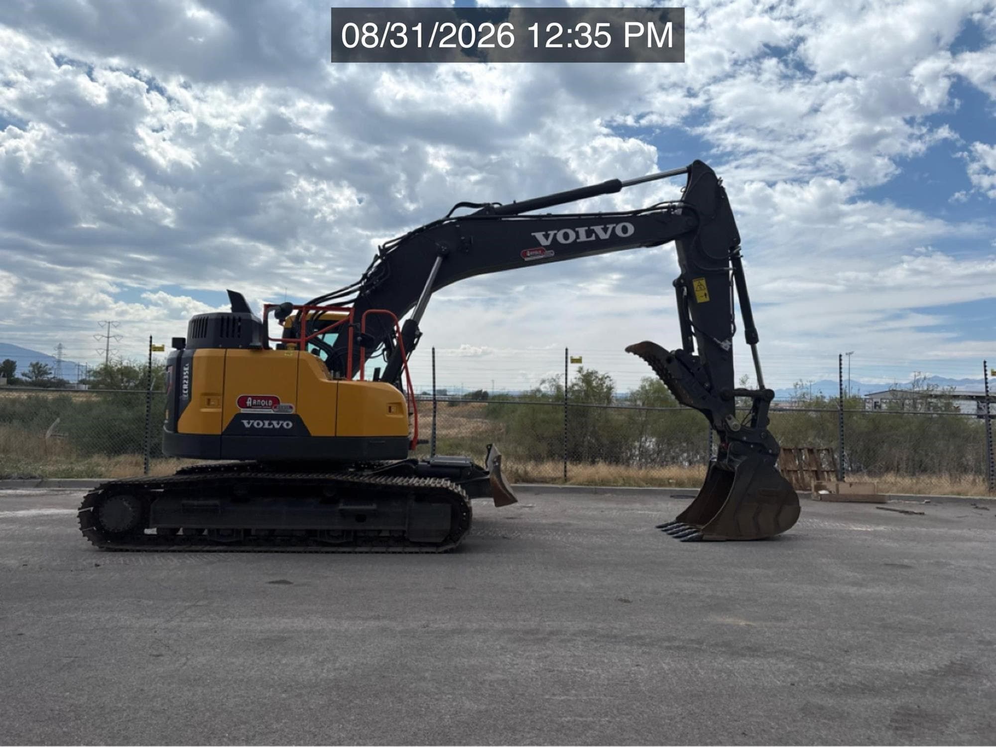 VOLVO ECR235EL I8lCQBd.jpeg