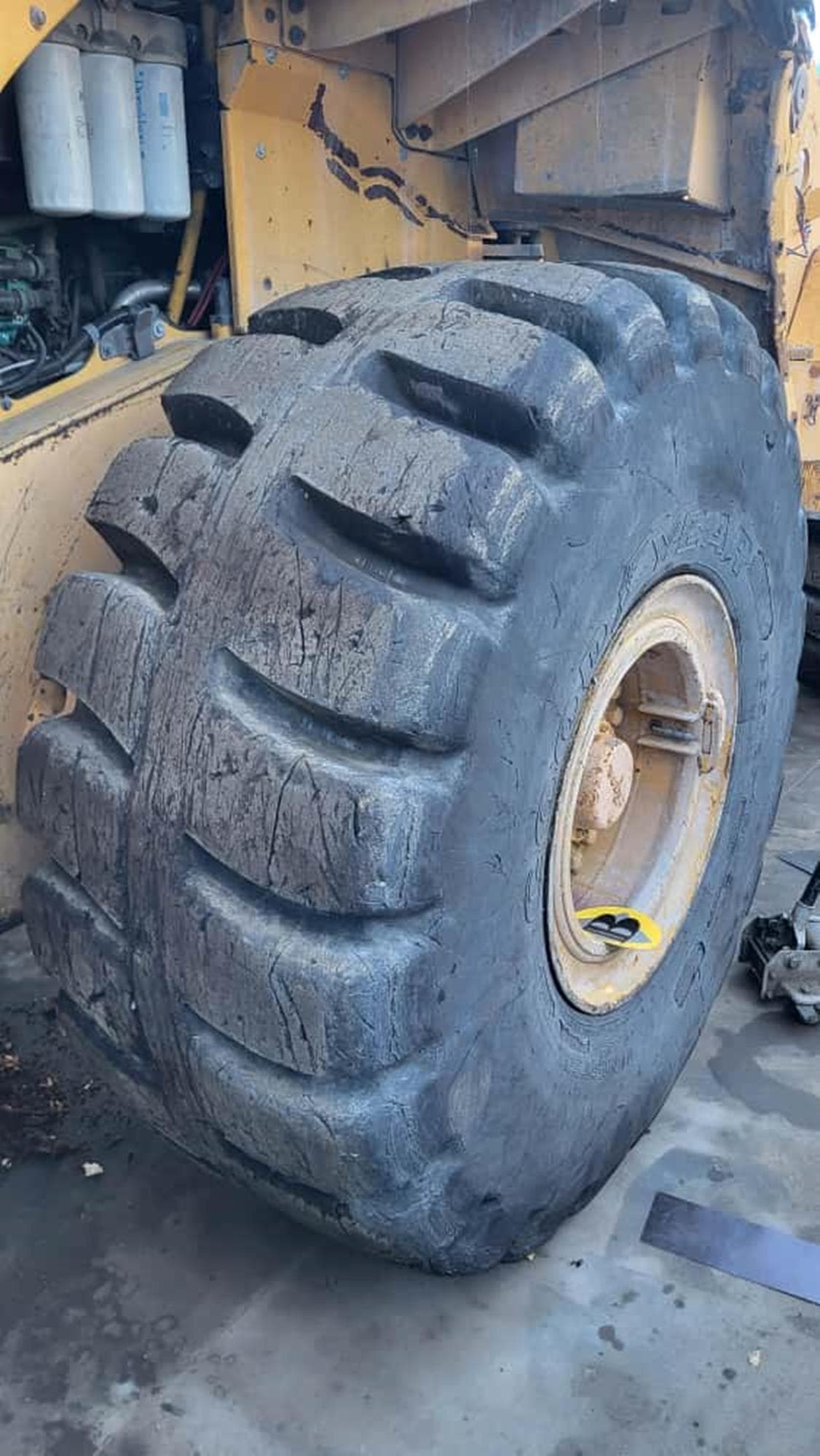 Volvo_tyres_RL-5K_Balavto_1.jpg