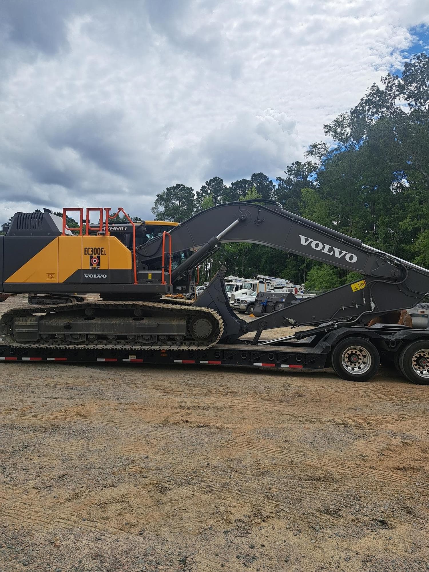 VOLVO EC300EL 9qr9yNO.jpeg