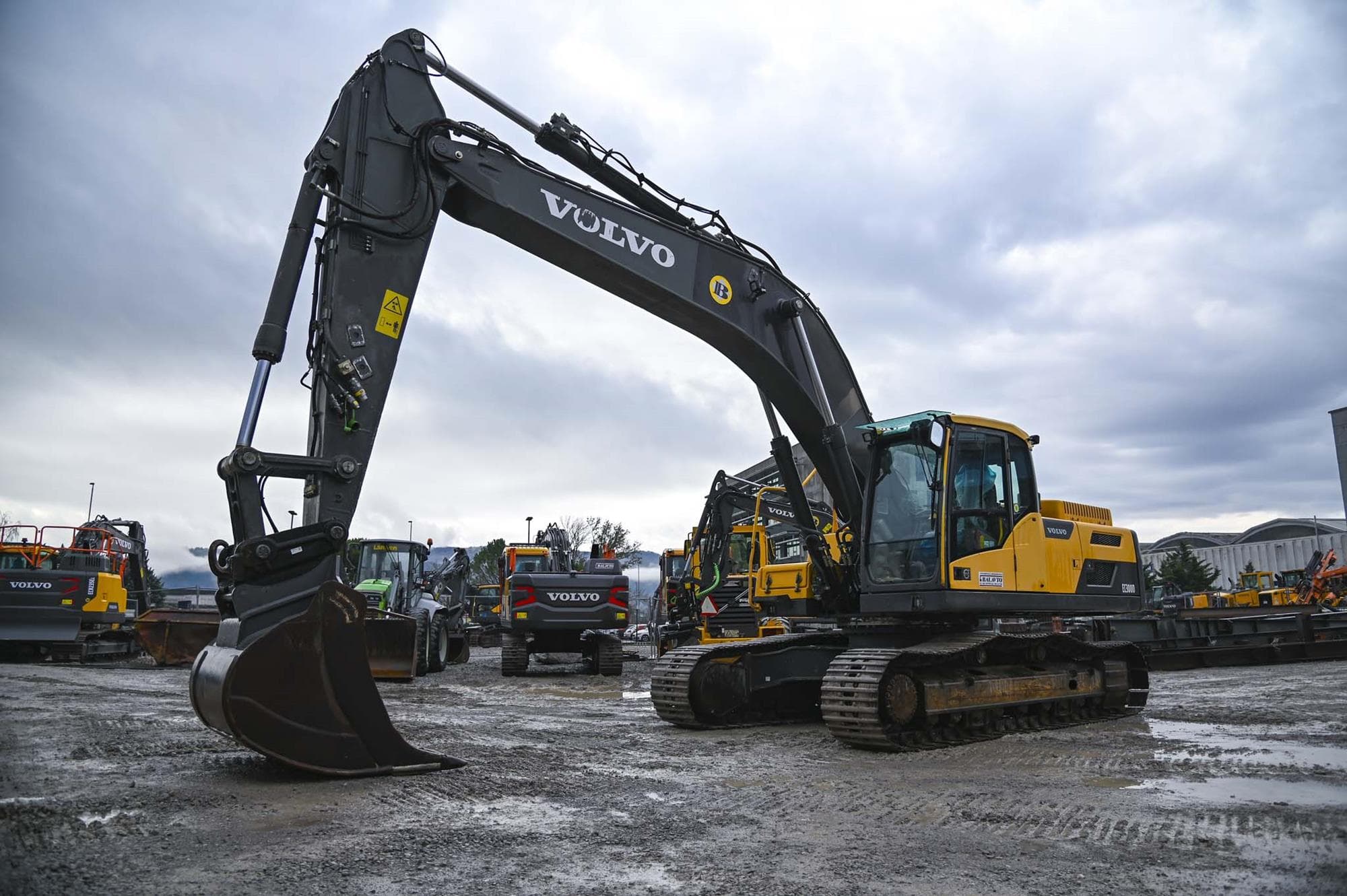 Volvo_EC300DNL_210894_Balavto_01.jpg