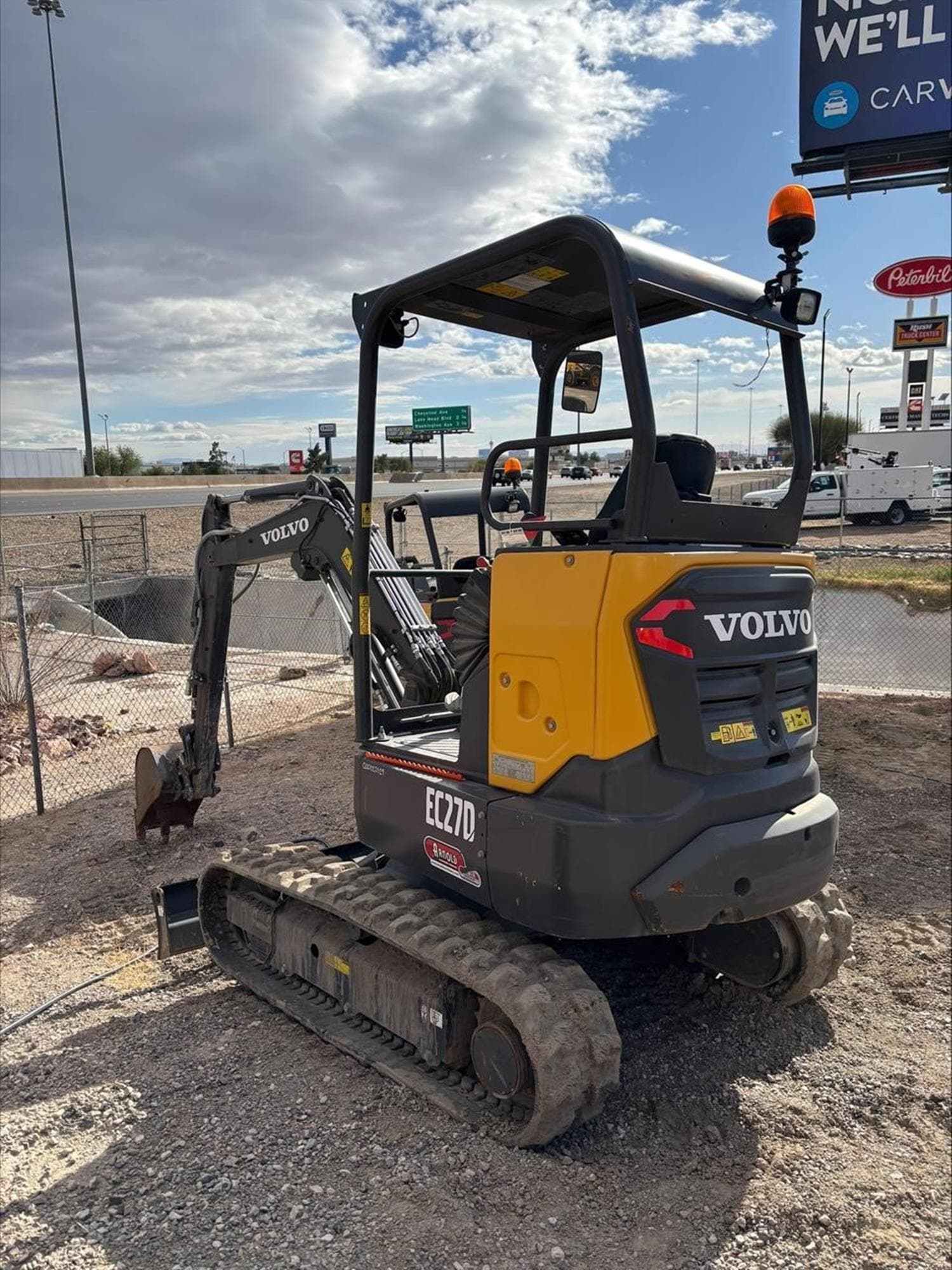 VOLVO EC27D H6lWH5Z.jpeg