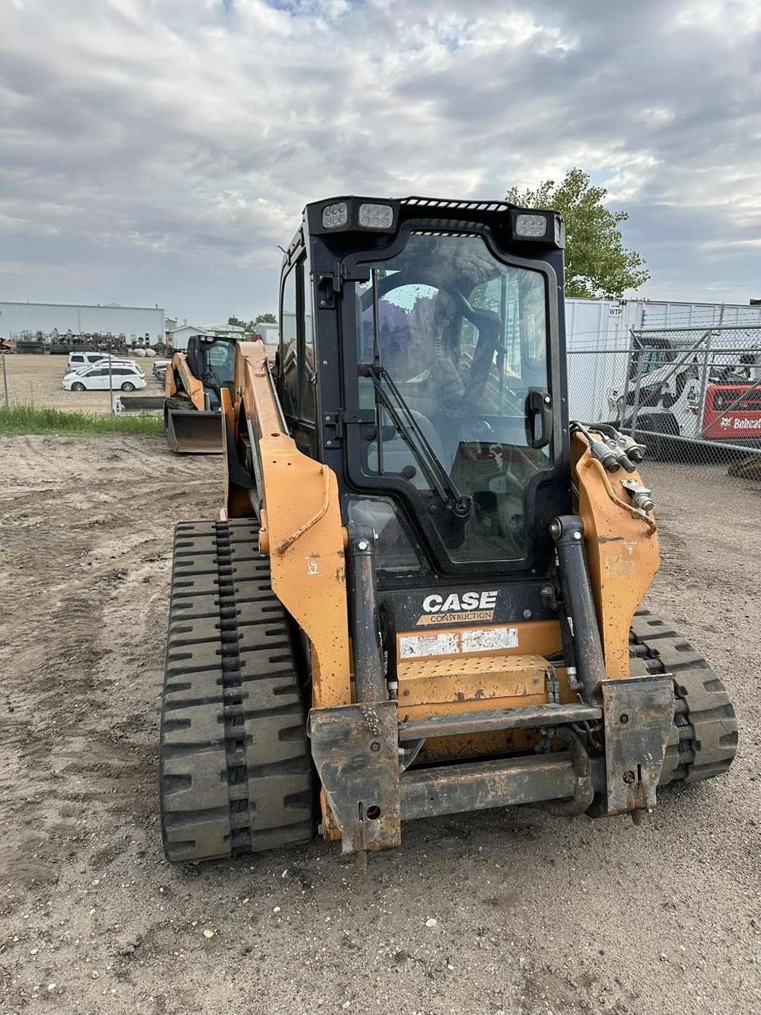 CASE TV380 hLg01l9.jpeg