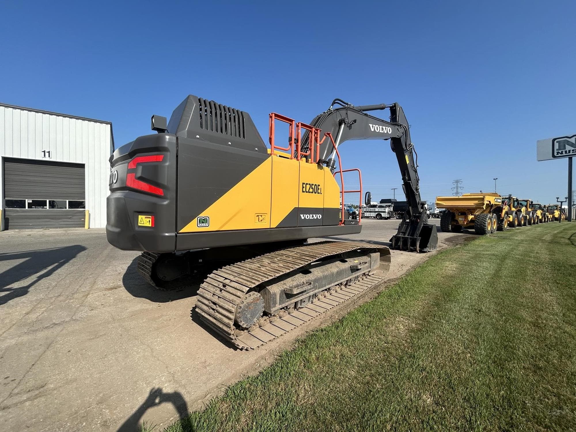 VOLVO EC250EL w3jxoIP.jpeg