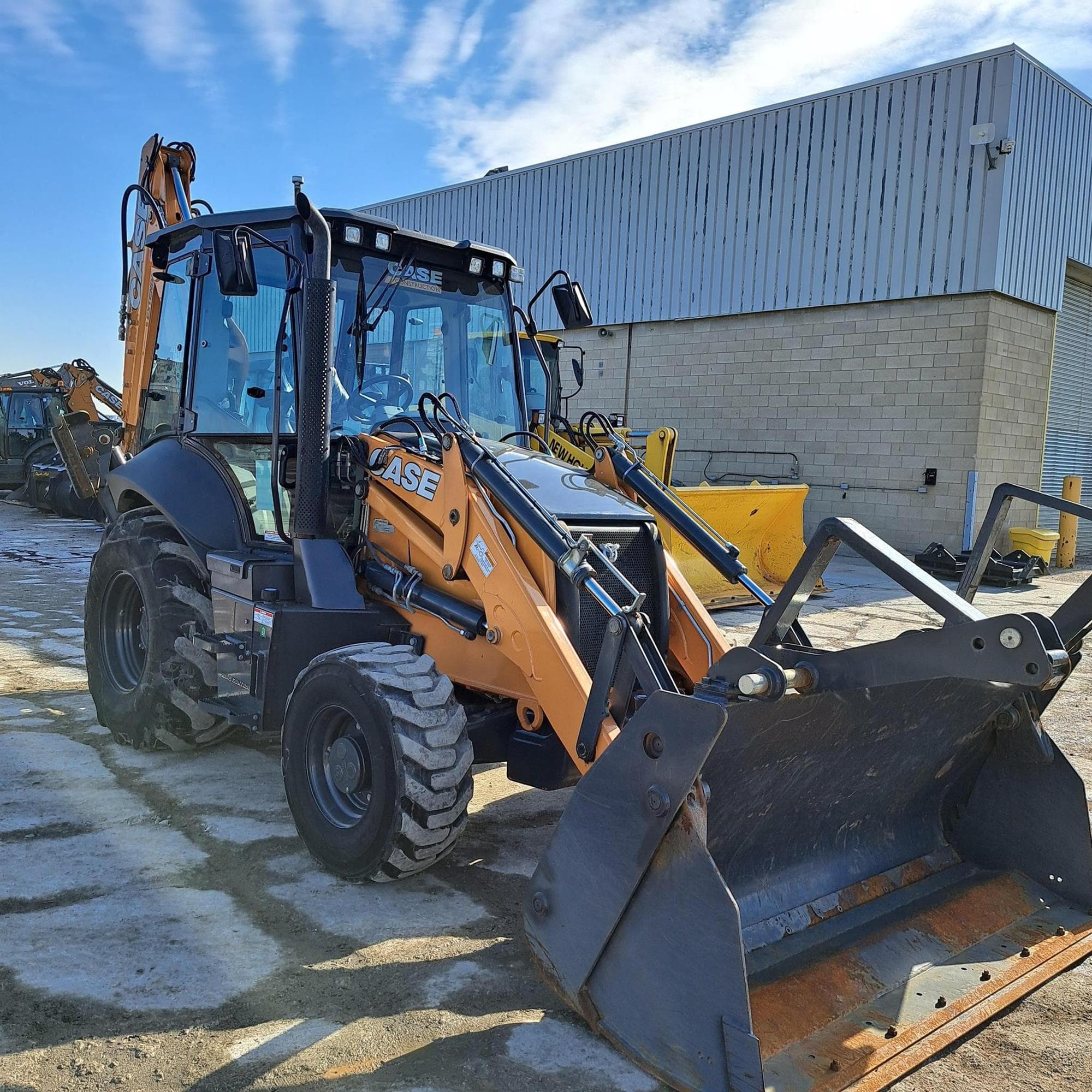 CASE 580SV HEwN4m7.jpeg