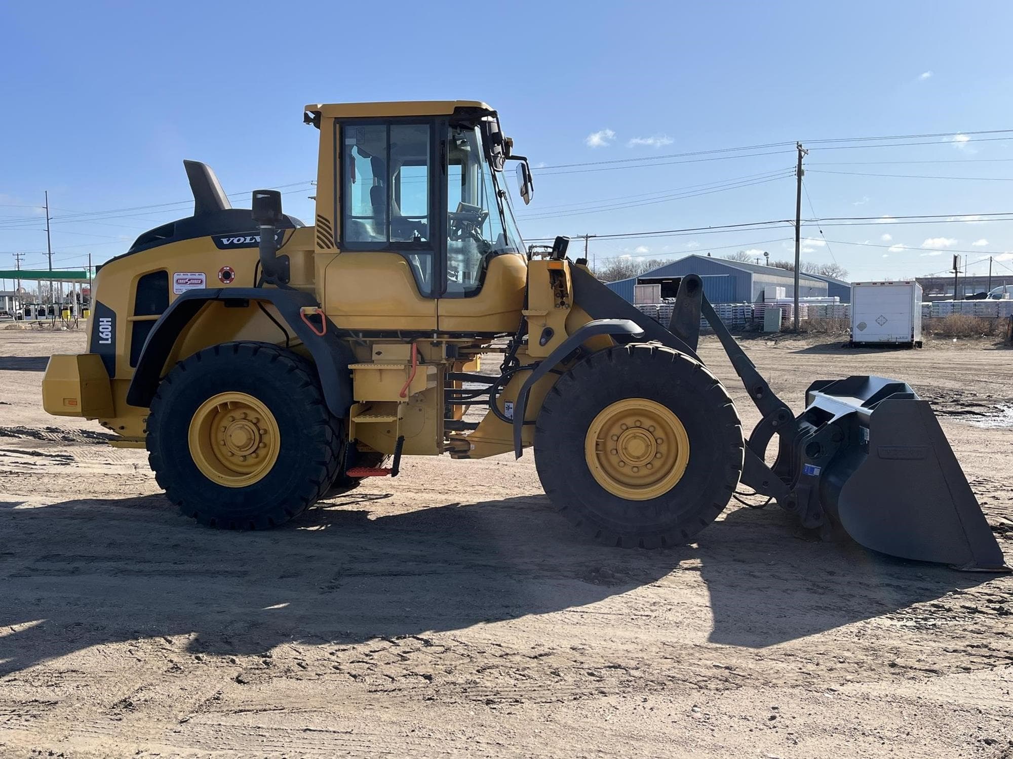 VOLVO L60H UD7YmvM.jpeg