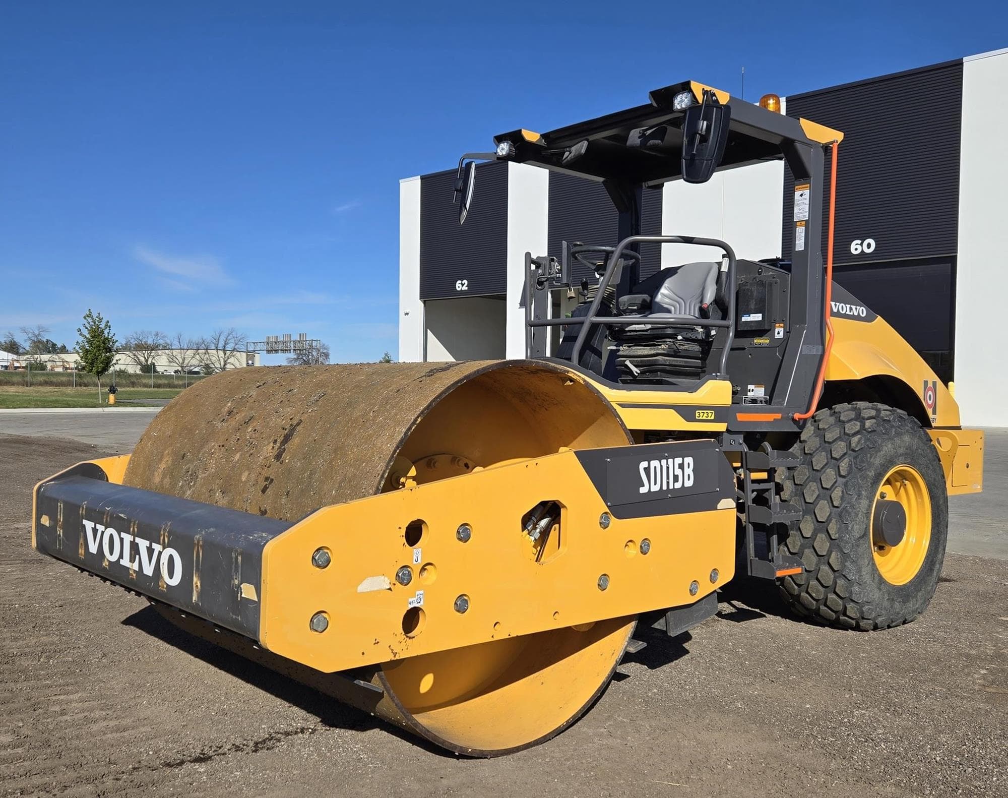VOLVO SD115B cox39TJ.jpeg
