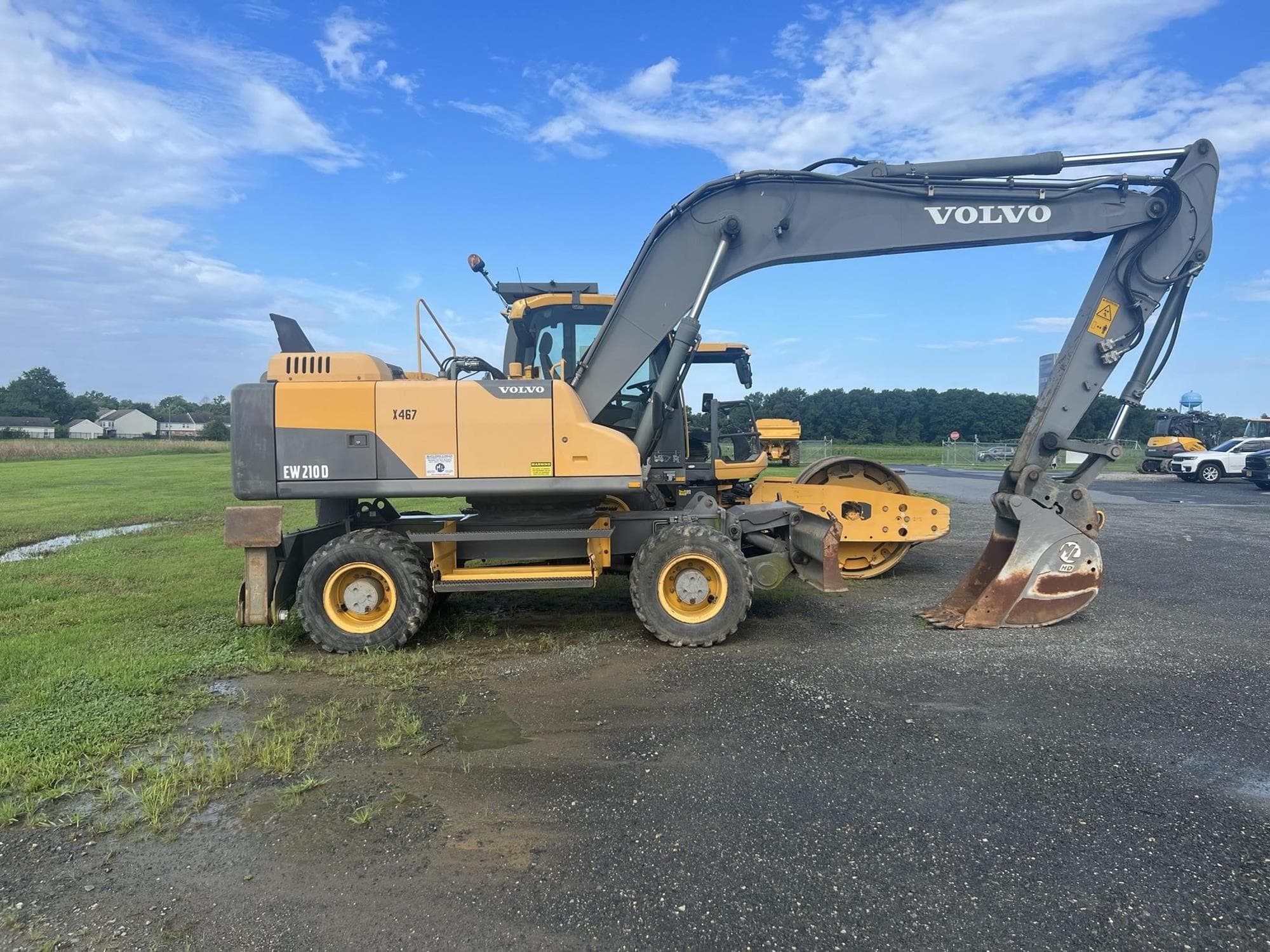 VOLVO EW210D eq5NTNy.jpeg