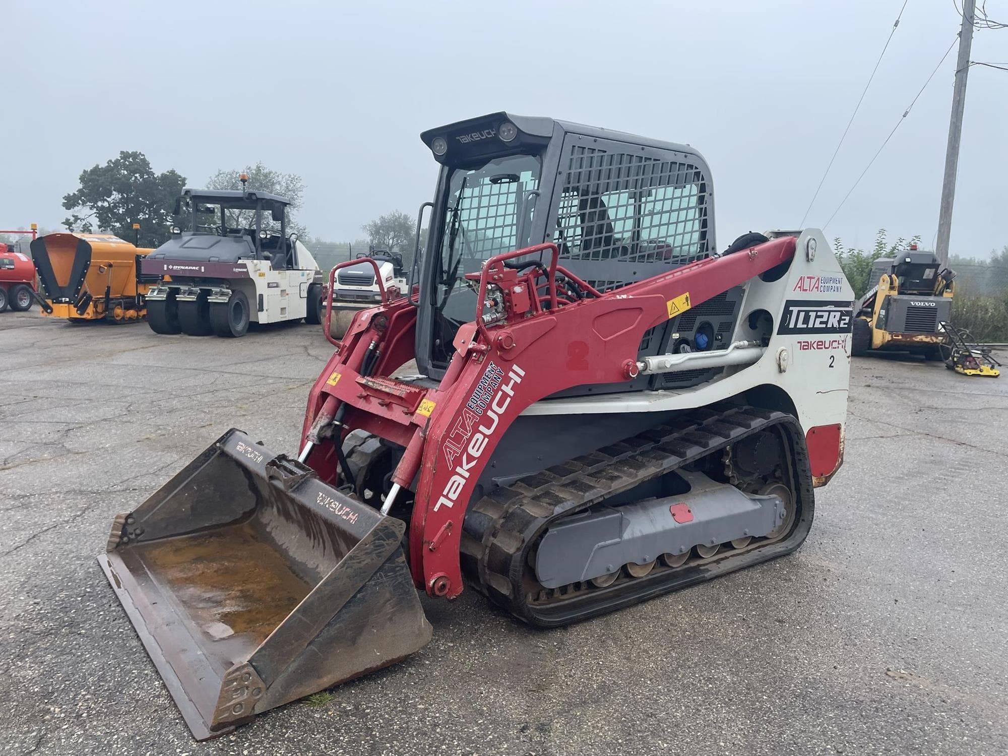 TAKEUCHI TL12R2 vysQk8b.jpeg
