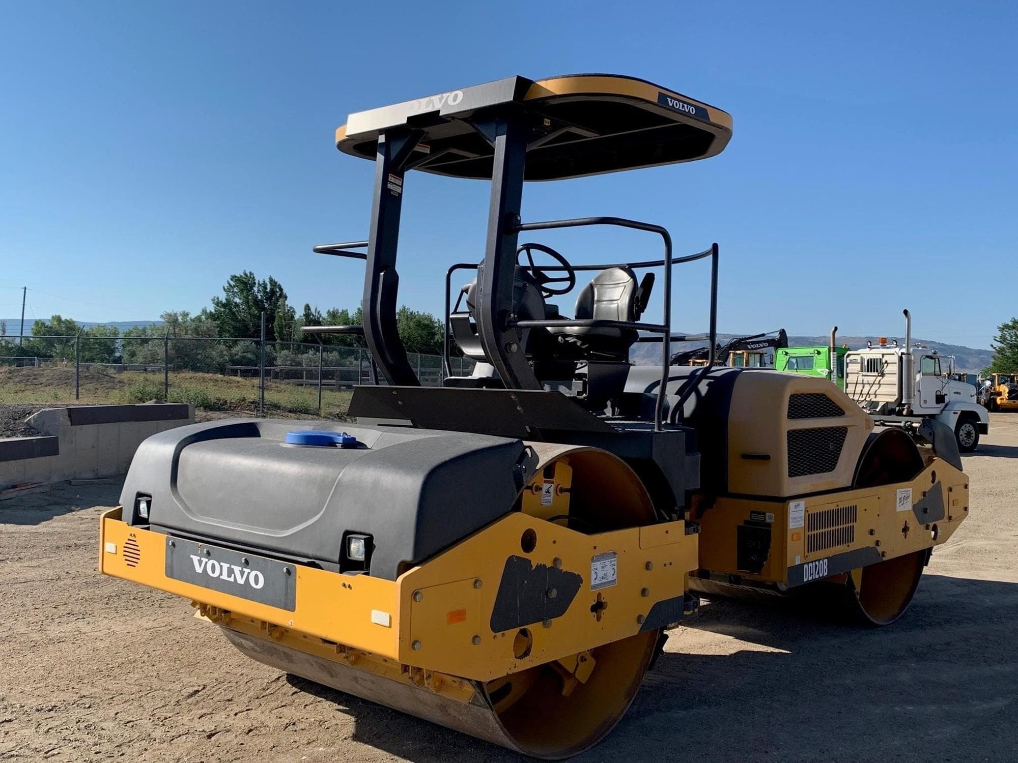 VOLVO DD120B Av3g97J.jpeg