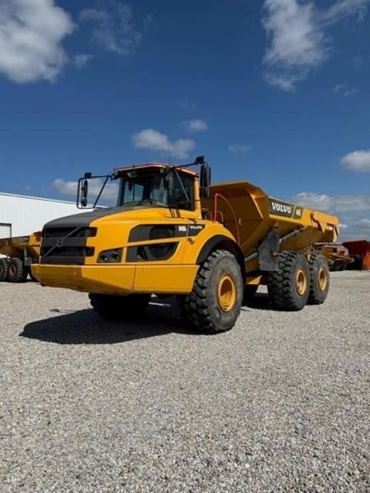 VOLVO A40G OitfTeE.jpeg