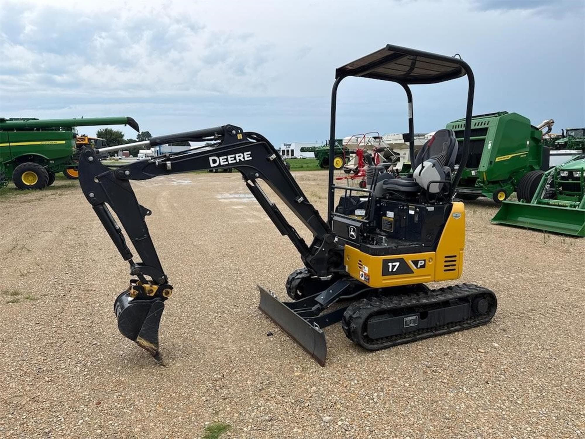 DEERE 17 P-TIER hnUIK7S.jpeg