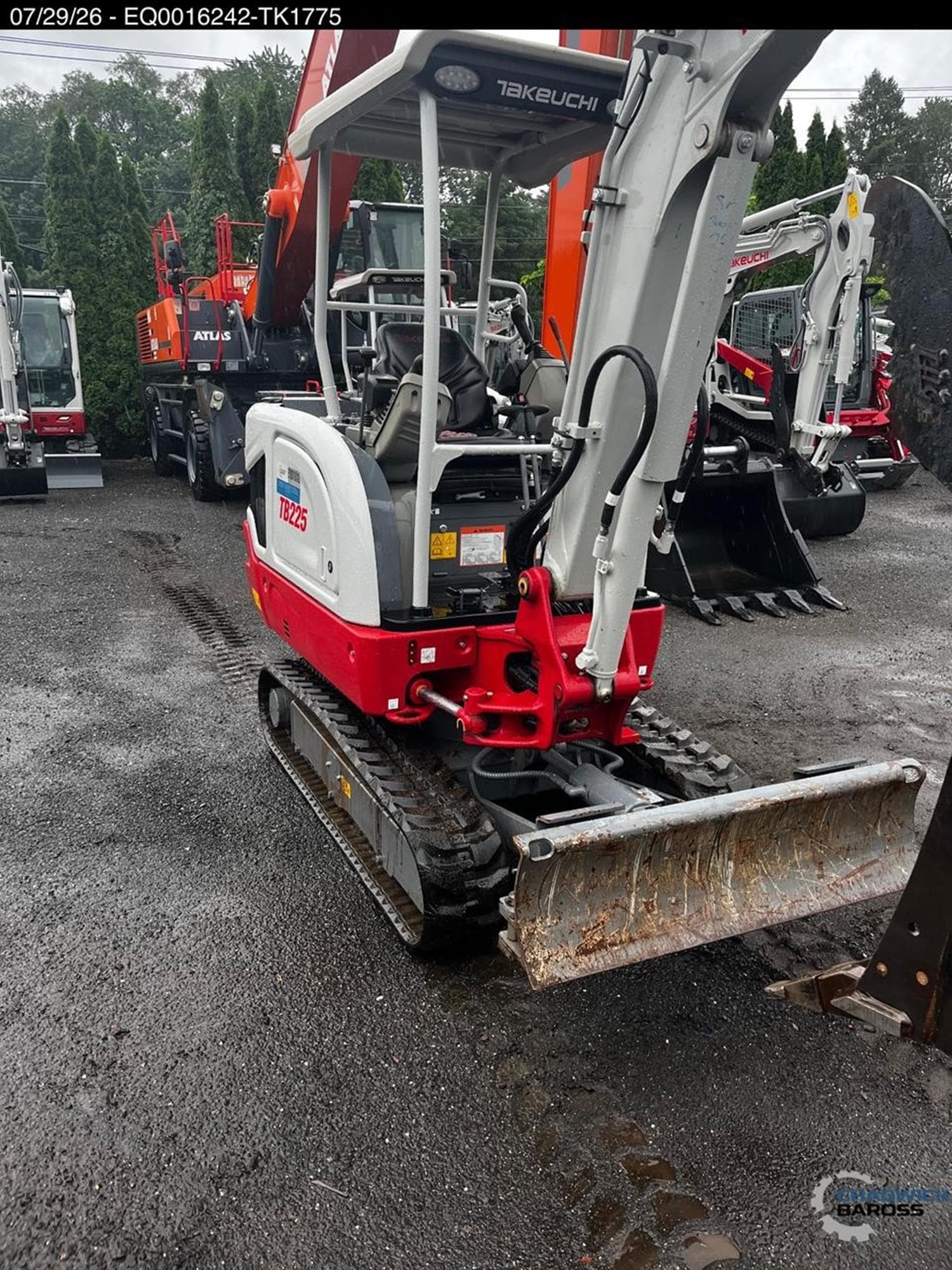 TAKEUCHI TB225 Bydj5C8.jpeg