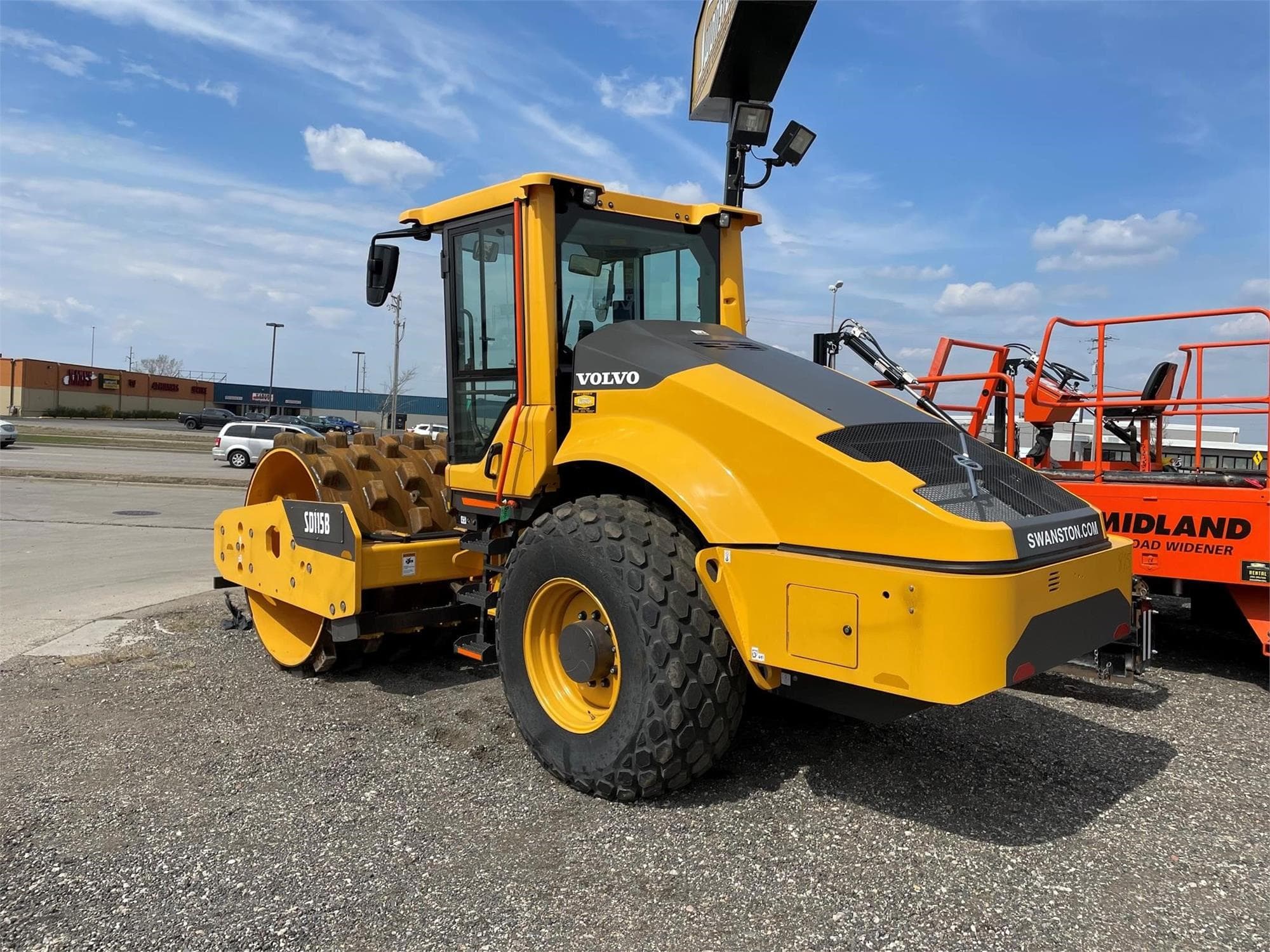 VOLVO SD115B 2fv4r8c.jpeg