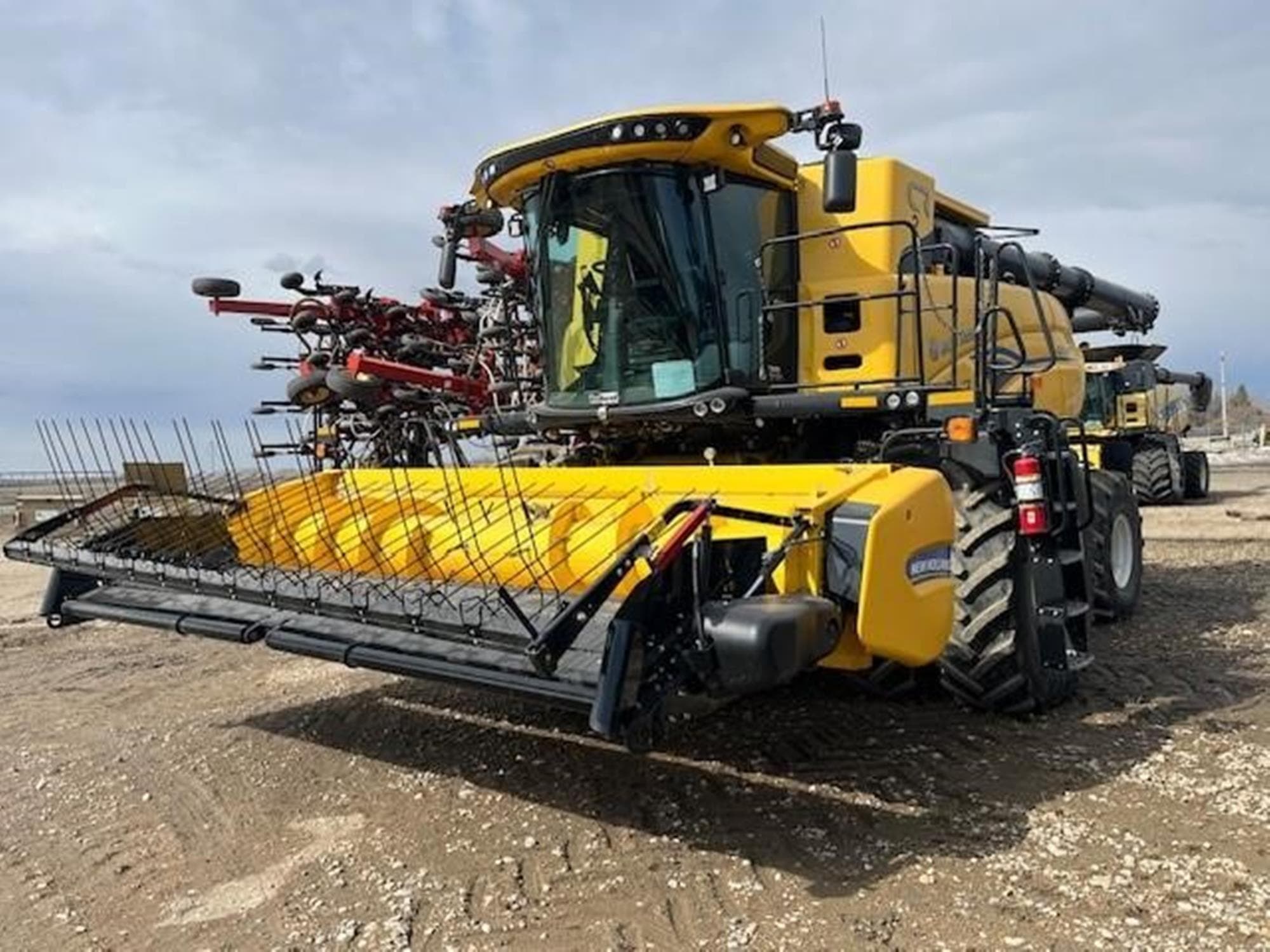 NEW HOLLAND CR9.90 vDivTD3.jpeg