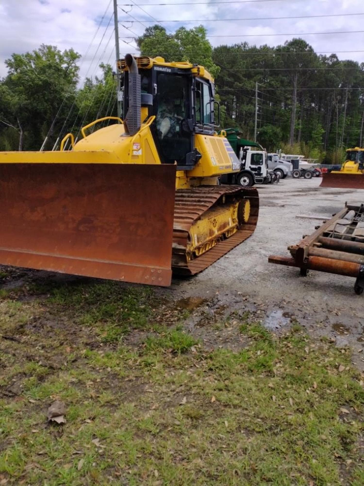 KOMATSU D61PXI-24 qwiDLe7.jpeg