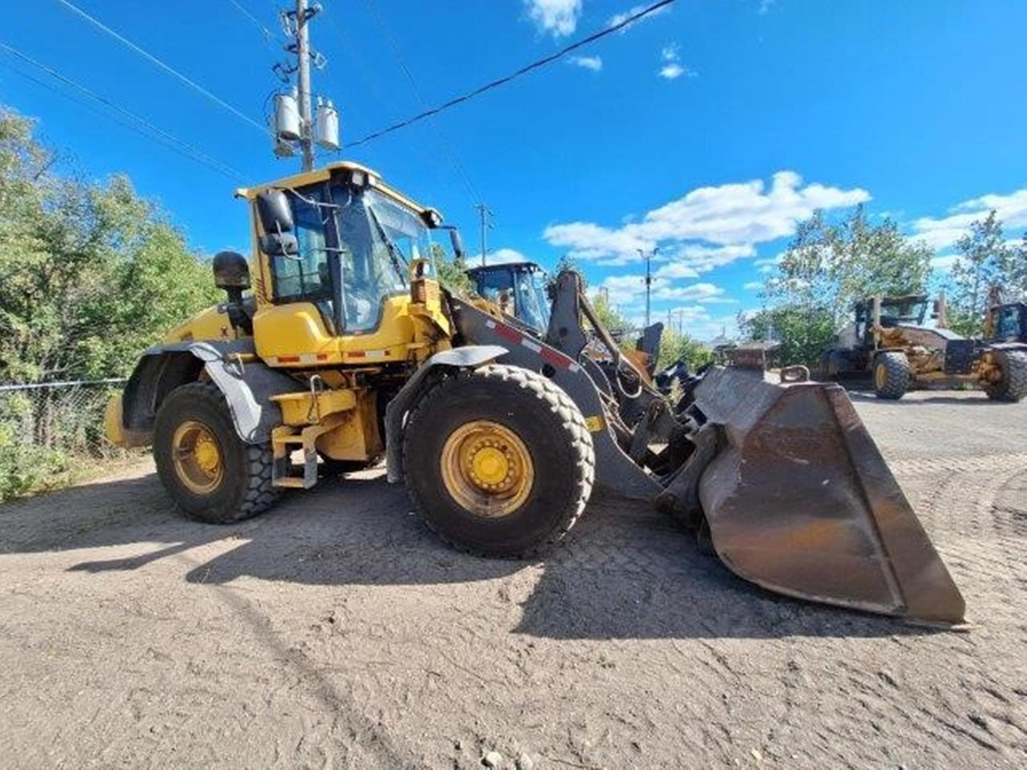 VOLVO L90G 2bT%2bs.jpeg